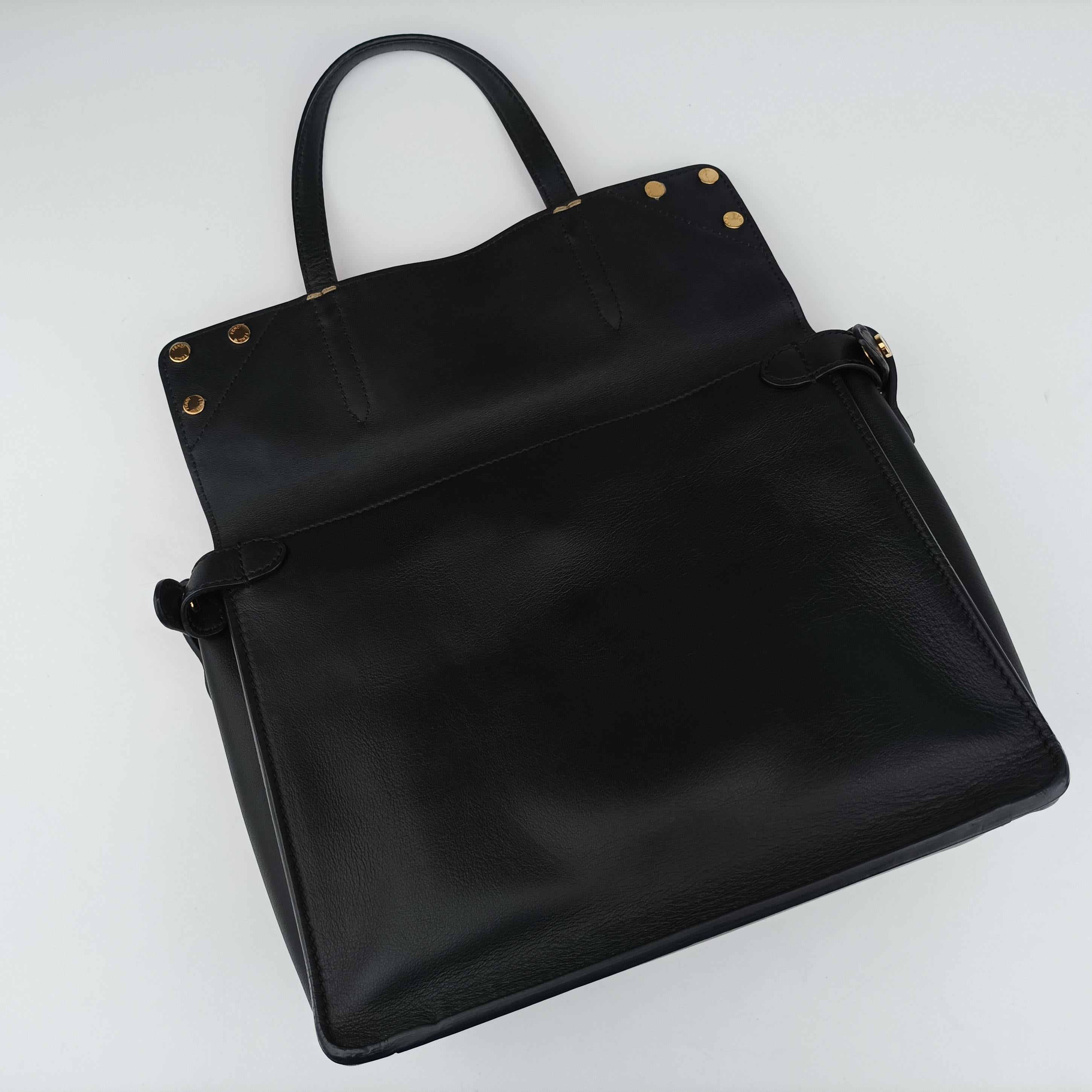 Pre-owned Fendi Flip blackx red x brown Leather× Suede 8BT302 shoulderbag | stylenewstar