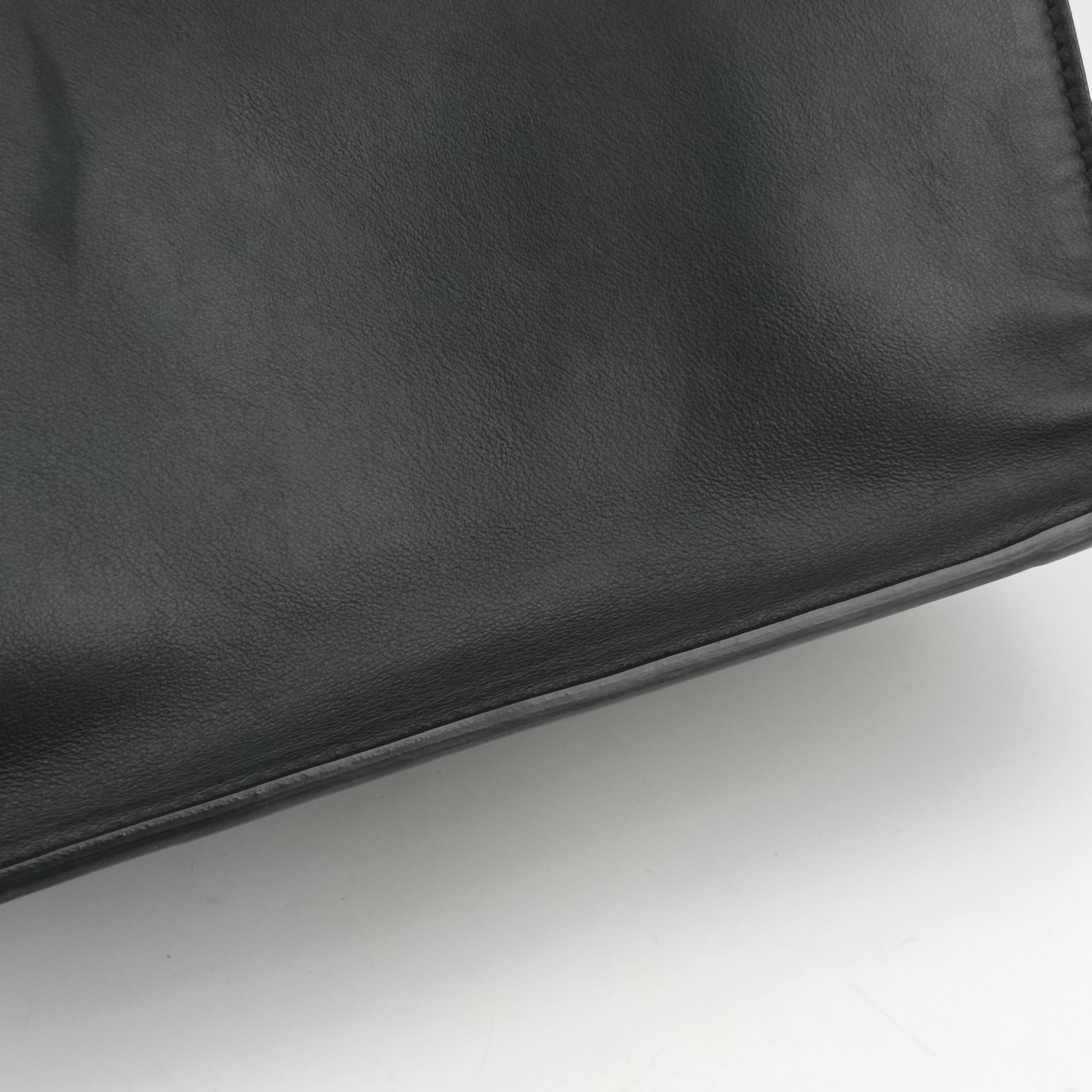 Pre-owned Fendi Flip blackx red x brown Leather× Suede 8BT302 shoulderbag | stylenewstar