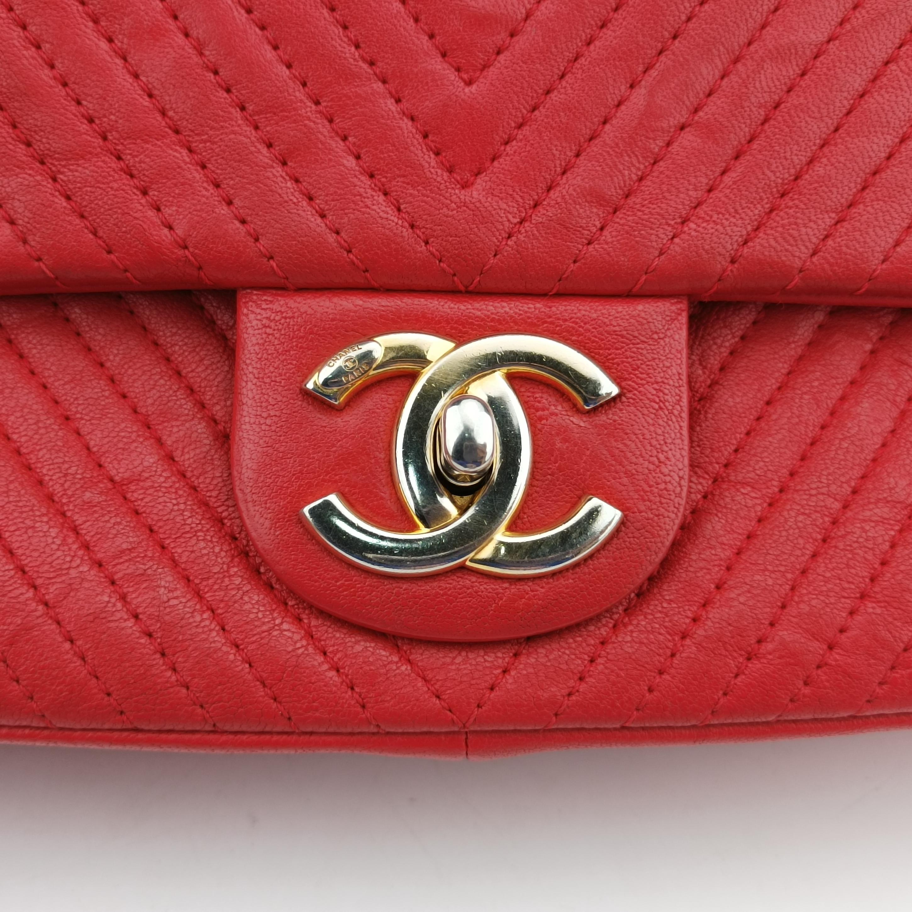 Vintage Chanel V stitch Red lambskin A92088 shoulderbag | stylenewstar