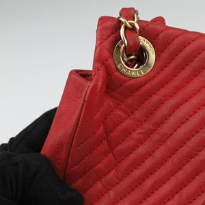 Vintage Chanel V stitch Red lambskin A92088 shoulderbag | stylenewstar