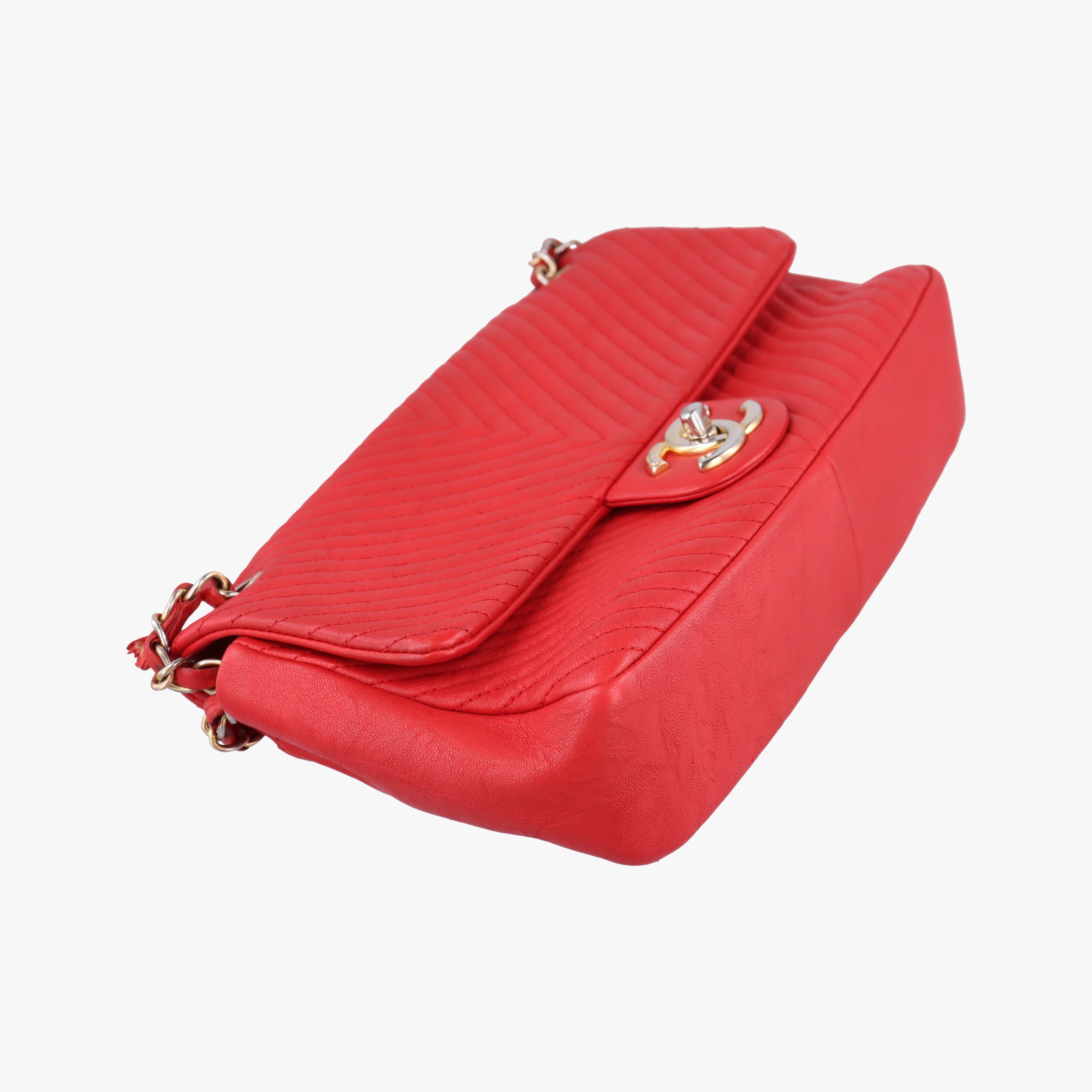 Vintage Chanel V stitch Red lambskin A92088 shoulderbag | stylenewstar