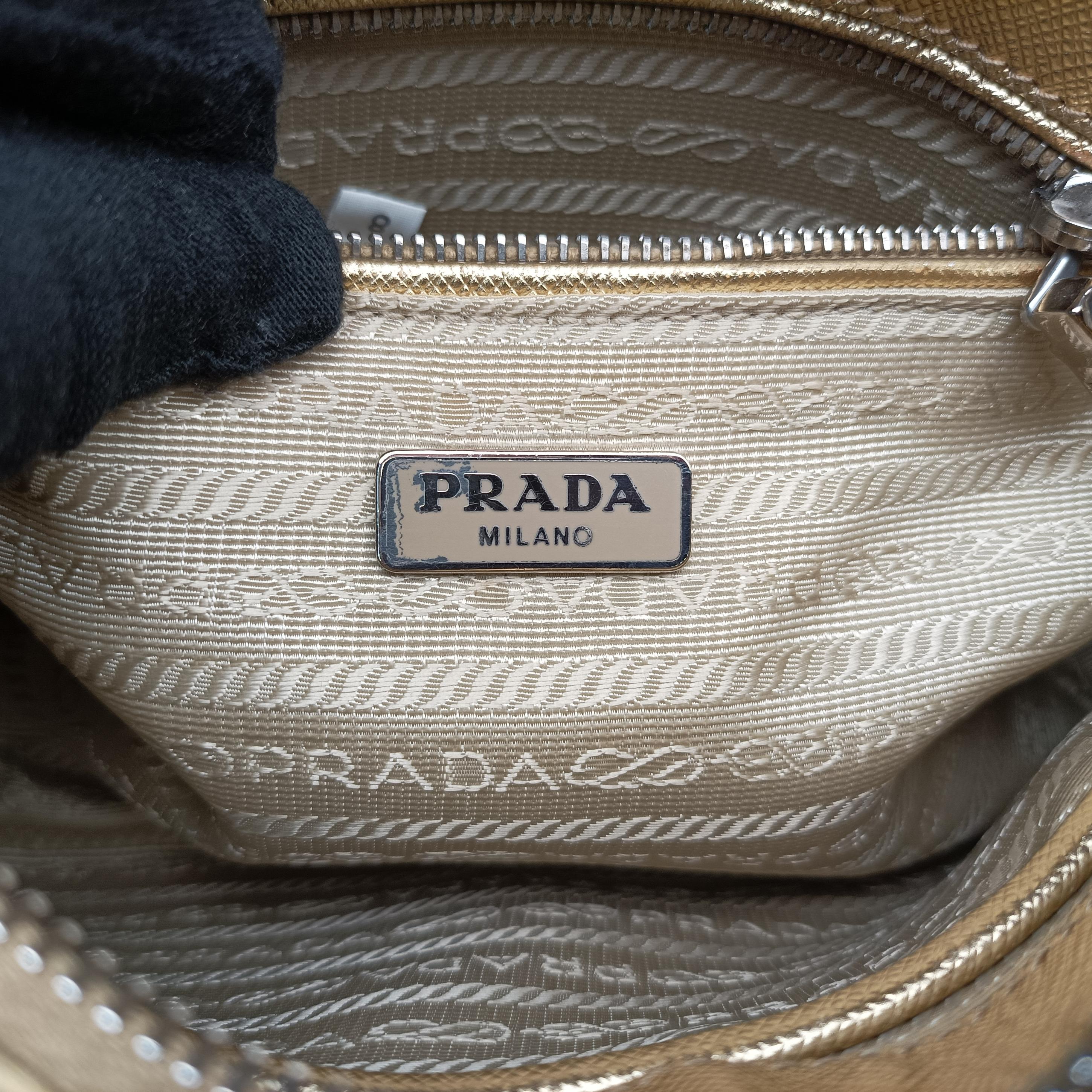 Pre-owned Prada Triangular logo plate Golden×White SAFFIANO Leather BT947C shoulderbag | stylenewstar