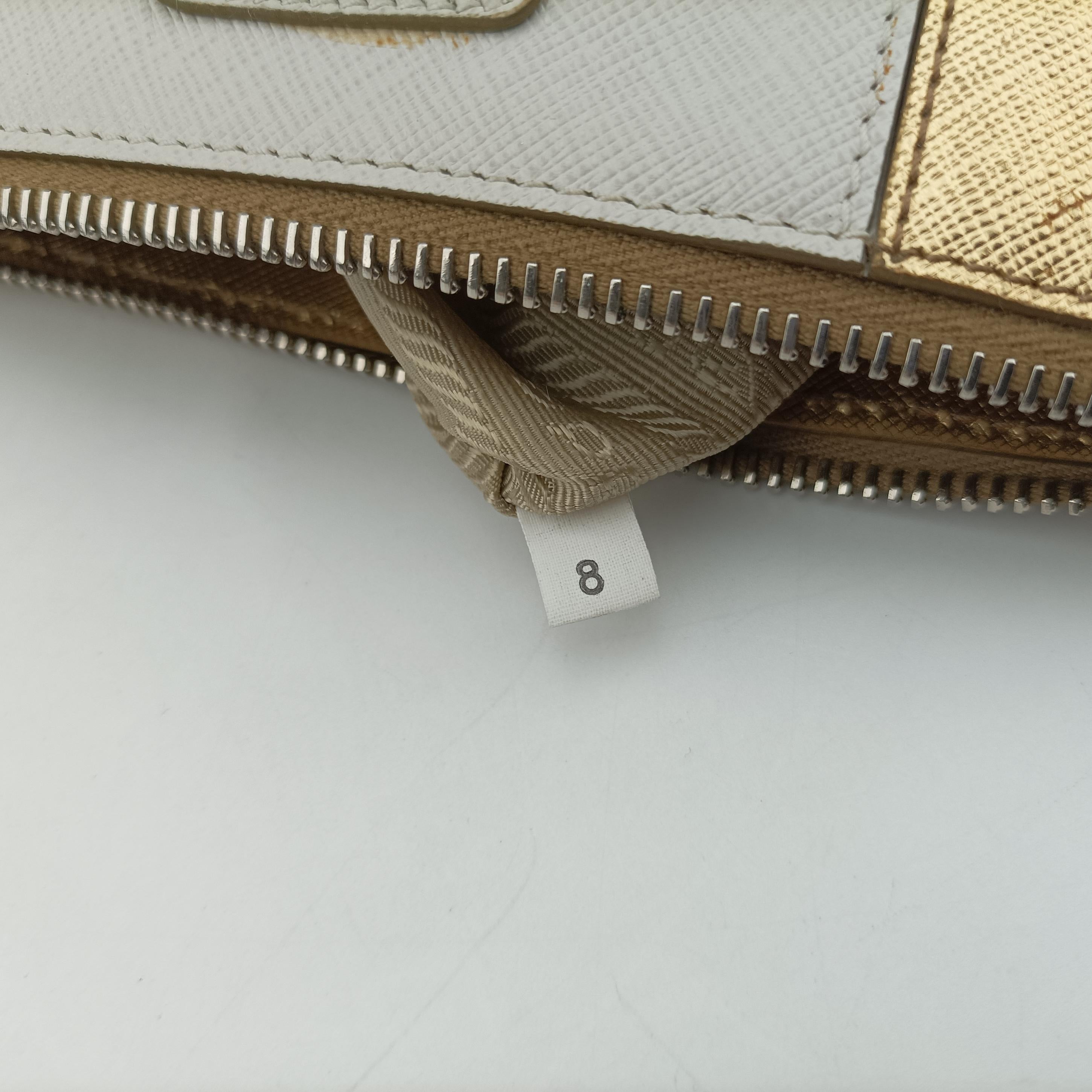 Pre-owned Prada Triangular logo plate Golden×White SAFFIANO Leather BT947C shoulderbag | stylenewstar