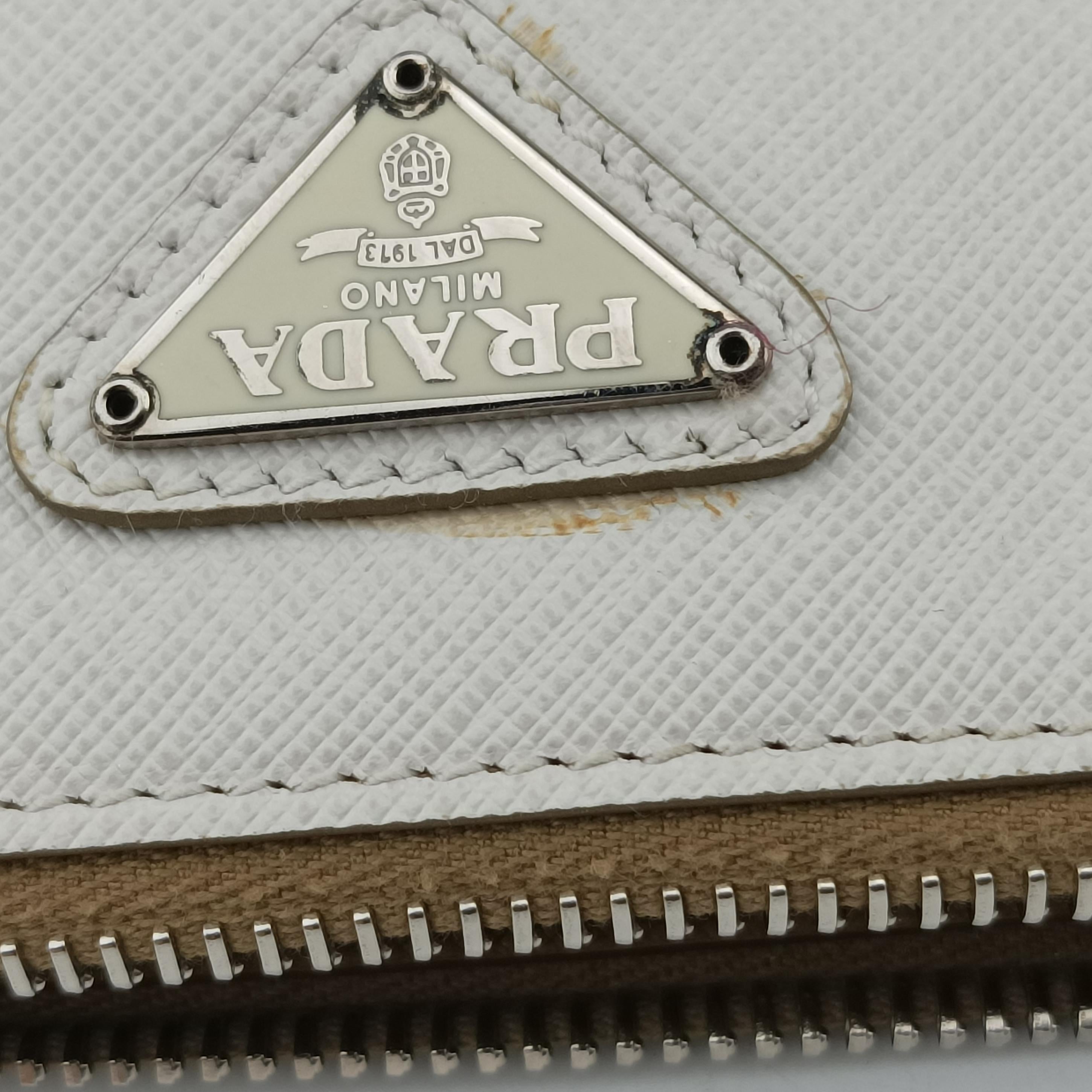 Pre-owned Prada Triangular logo plate Golden×White SAFFIANO Leather BT947C shoulderbag | stylenewstar