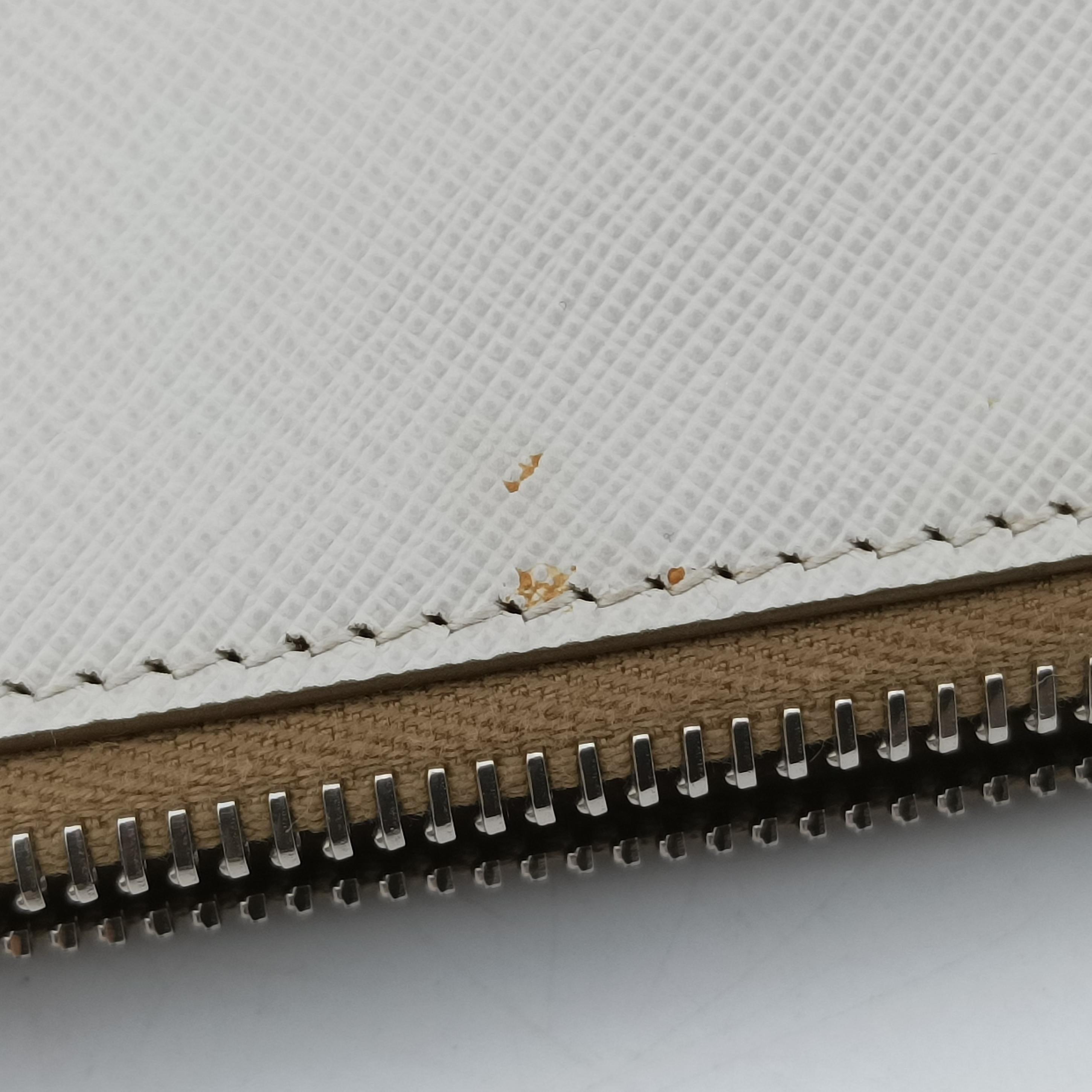 Pre-owned Prada Triangular logo plate Golden×White SAFFIANO Leather BT947C shoulderbag | stylenewstar