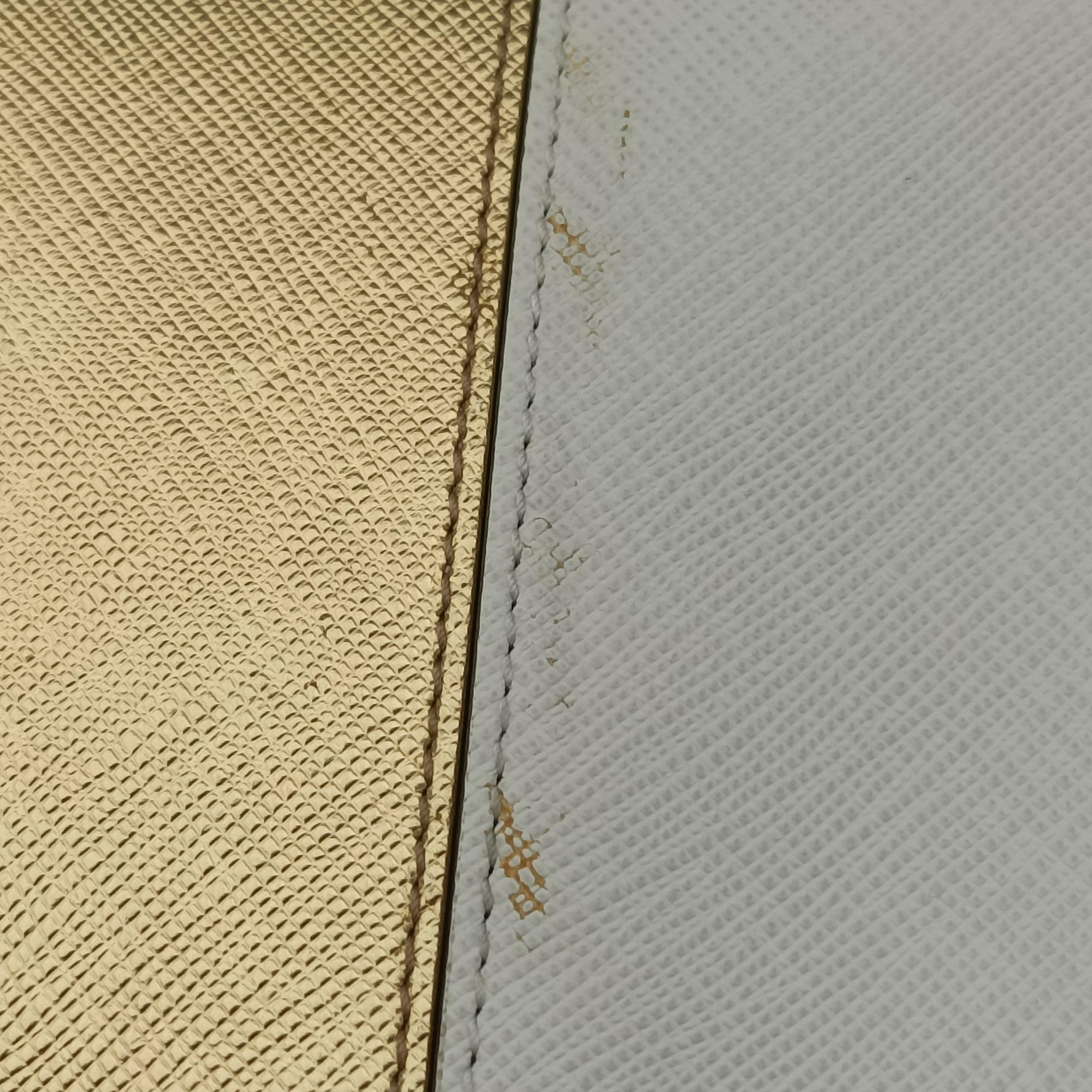 Pre-owned Prada Triangular logo plate Golden×White SAFFIANO Leather BT947C shoulderbag | stylenewstar