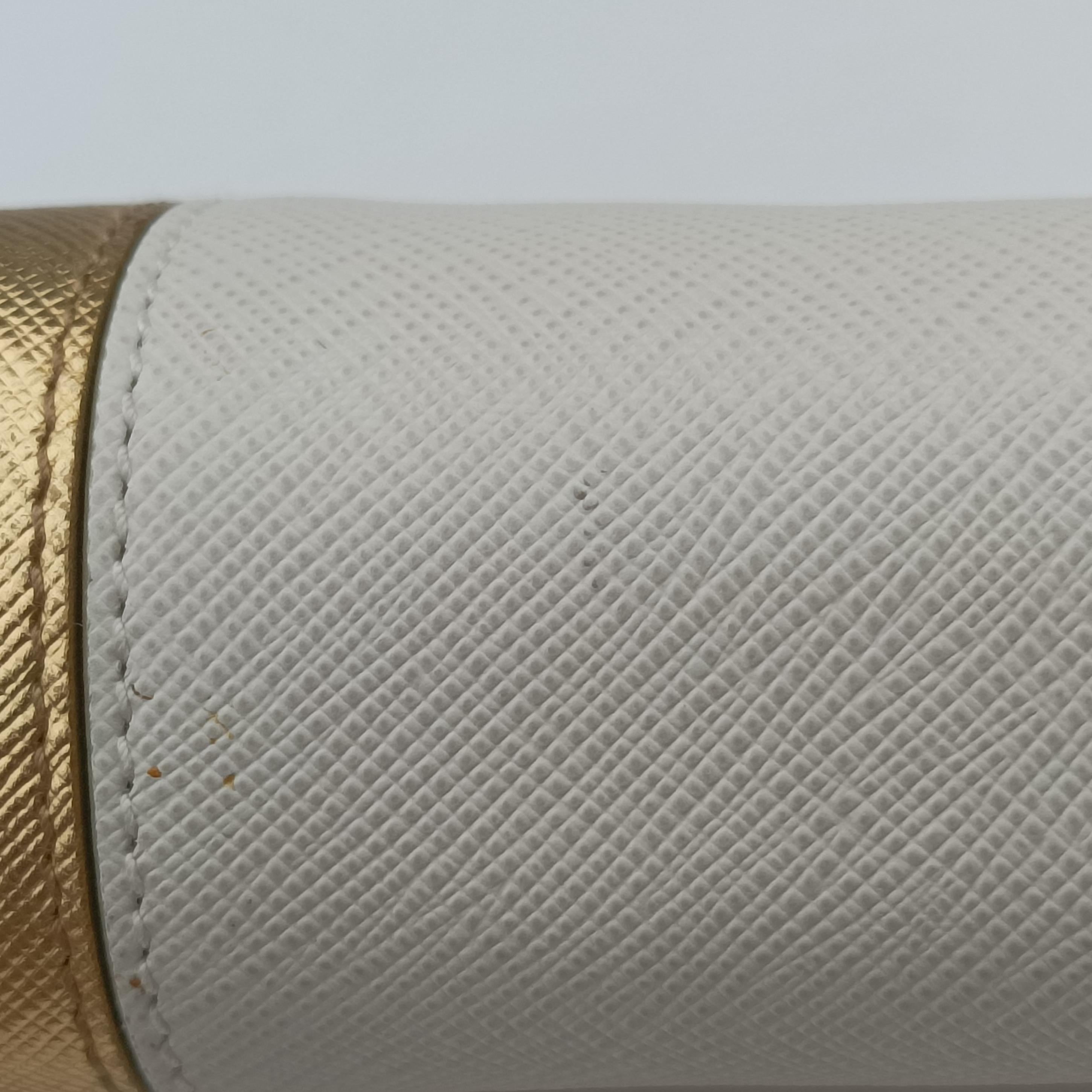 Pre-owned Prada Triangular logo plate Golden×White SAFFIANO Leather BT947C shoulderbag | stylenewstar