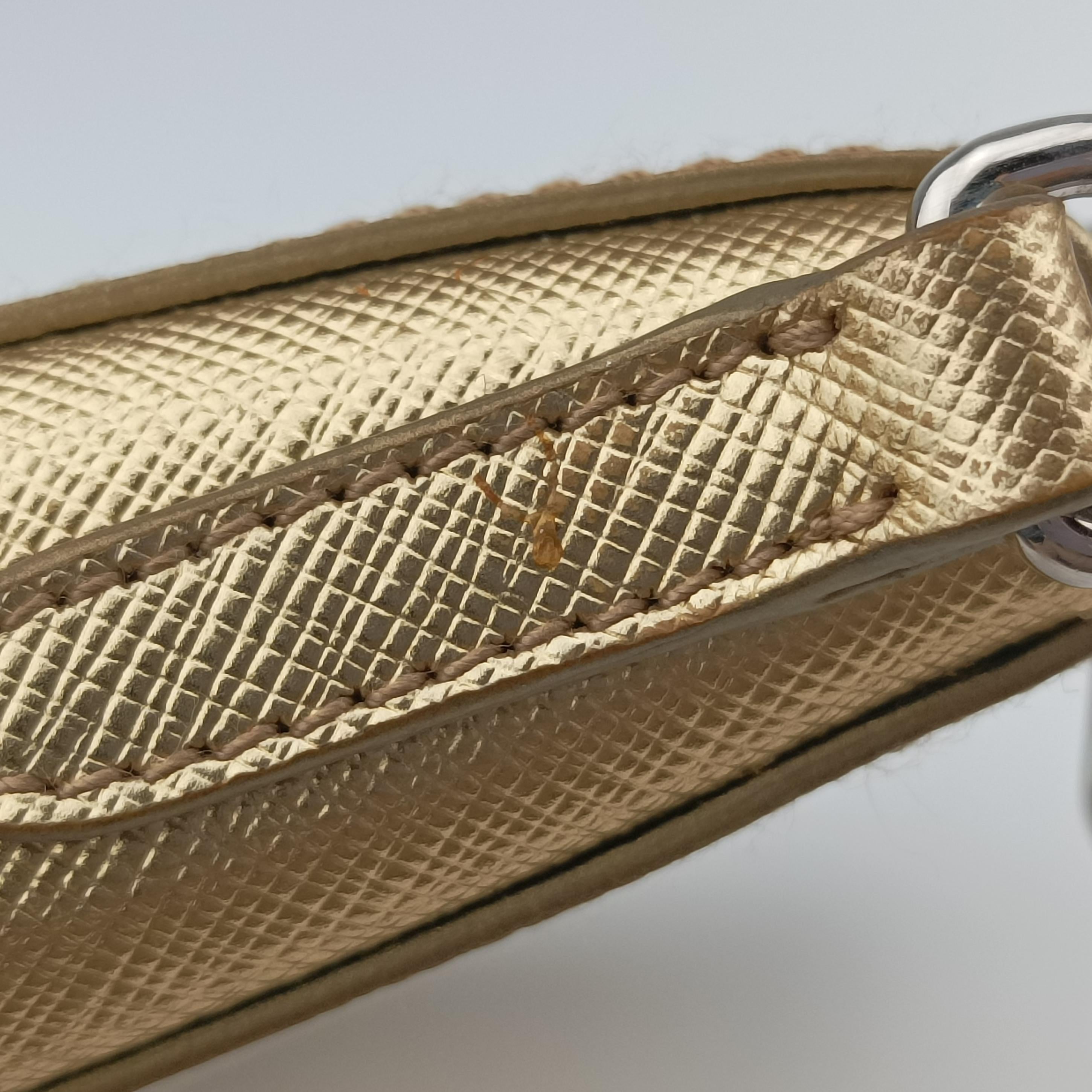 Pre-owned Prada Triangular logo plate Golden×White SAFFIANO Leather BT947C shoulderbag | stylenewstar