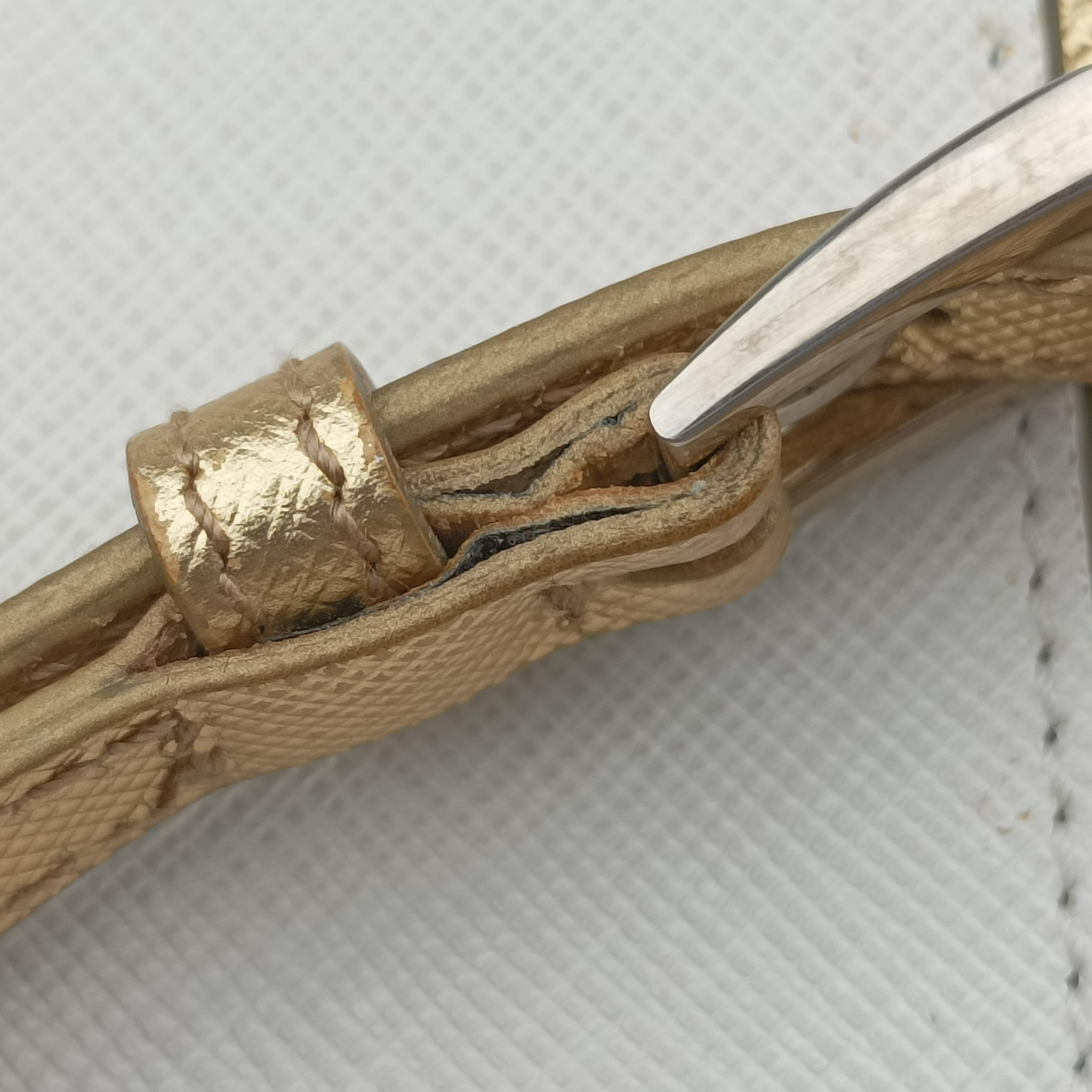 Pre-owned Prada Triangular logo plate Golden×White SAFFIANO Leather BT947C shoulderbag | stylenewstar