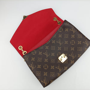 Vintage Louis Vuitton PALLAS Chain Brown×CERISE Monogram Canvas×calf leather M41201 shoulderbag | stylenewstar
