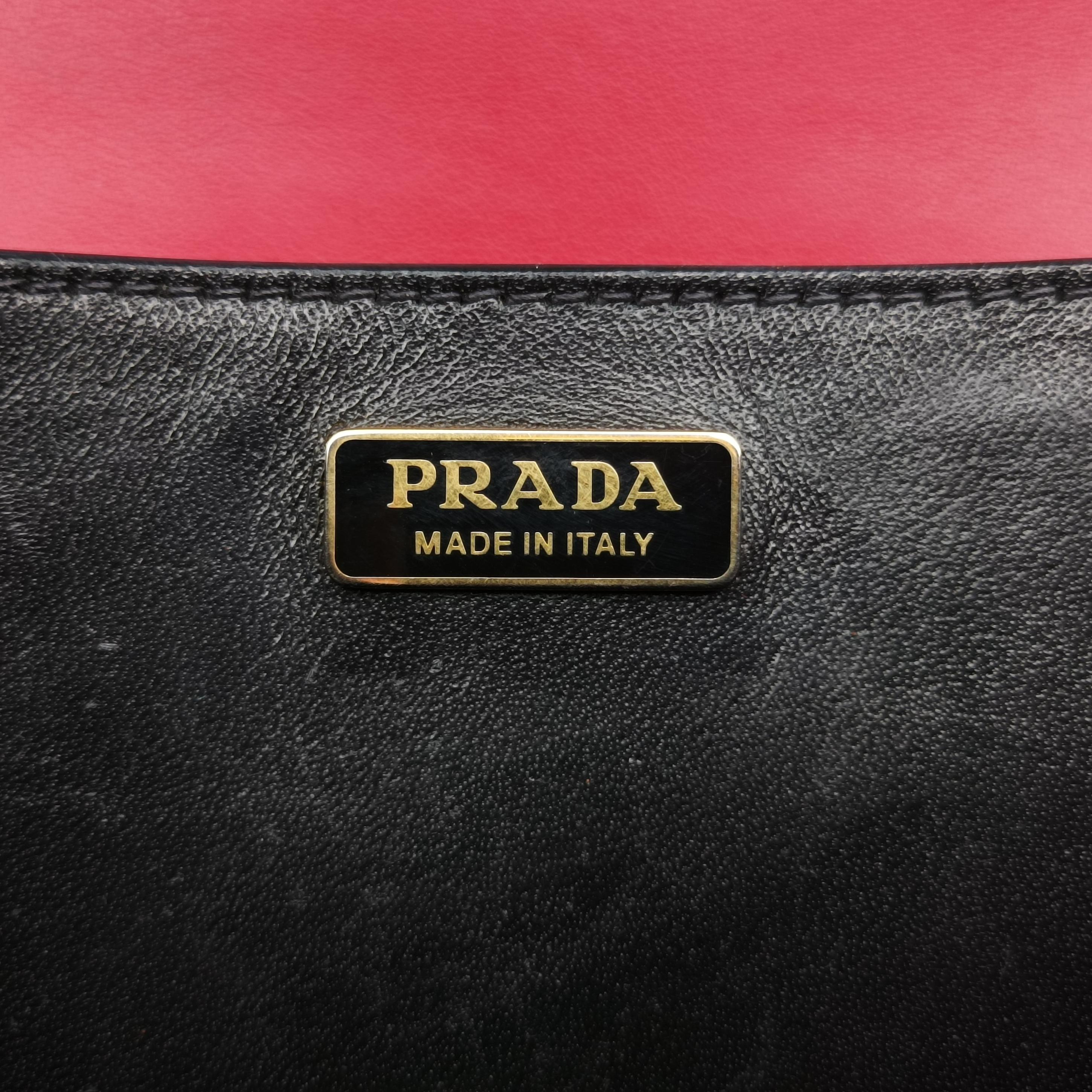 Pre-owned Prada Cahier Red x Black Leather 1BD045 shoulderbag | stylenewstar