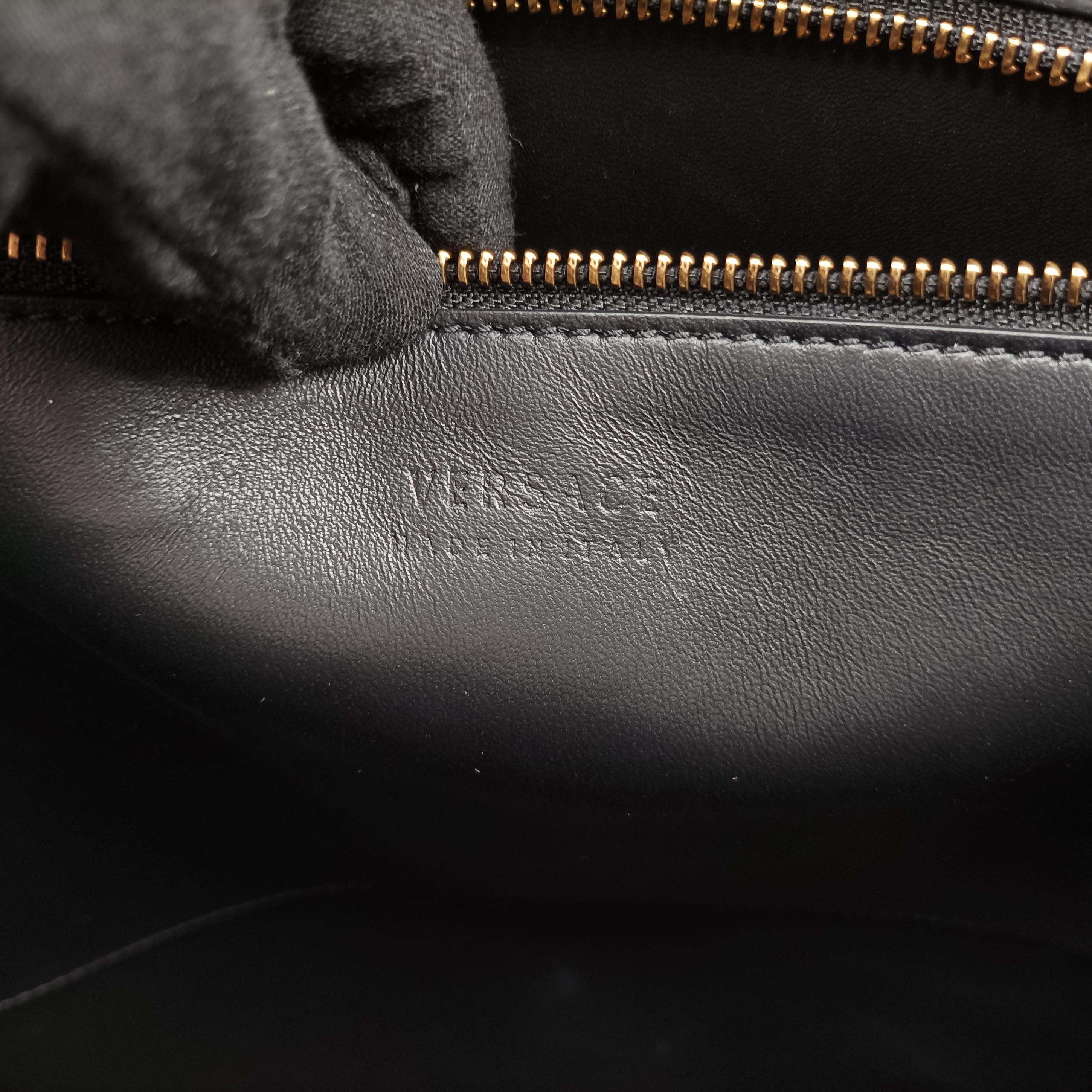 Pre-owned VERSACE medusa Black leather  handbag | stylenewstar