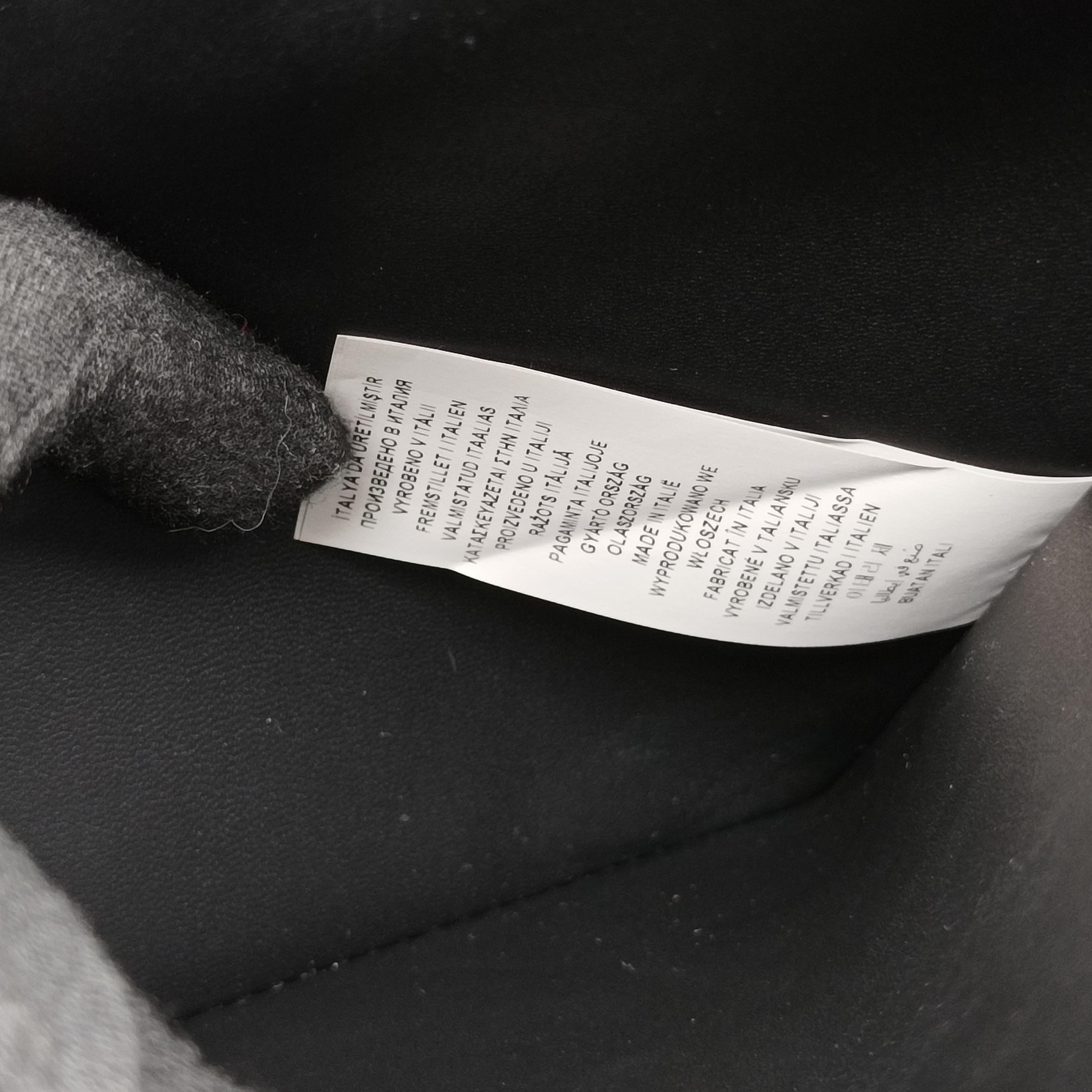 Pre-owned VERSACE medusa Black leather  handbag | stylenewstar