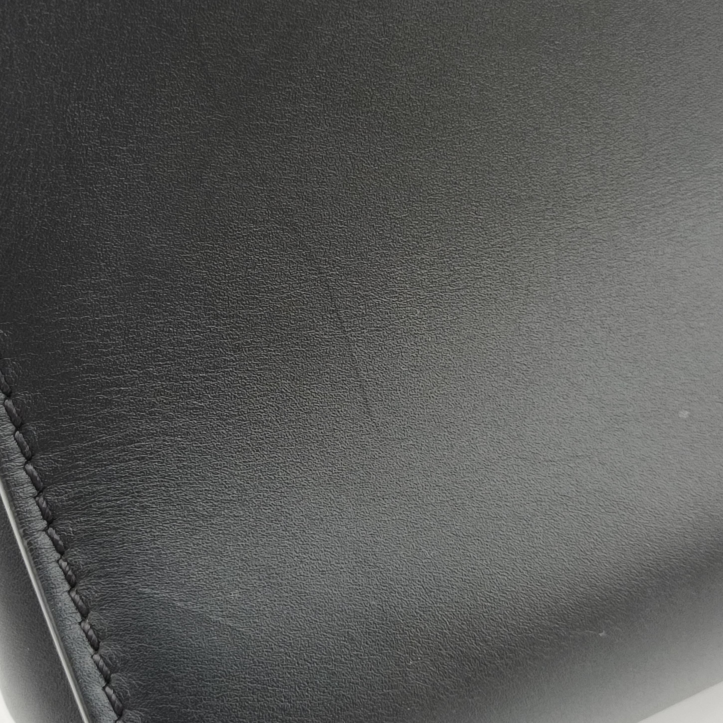 Pre-owned VERSACE medusa Black leather  handbag | stylenewstar