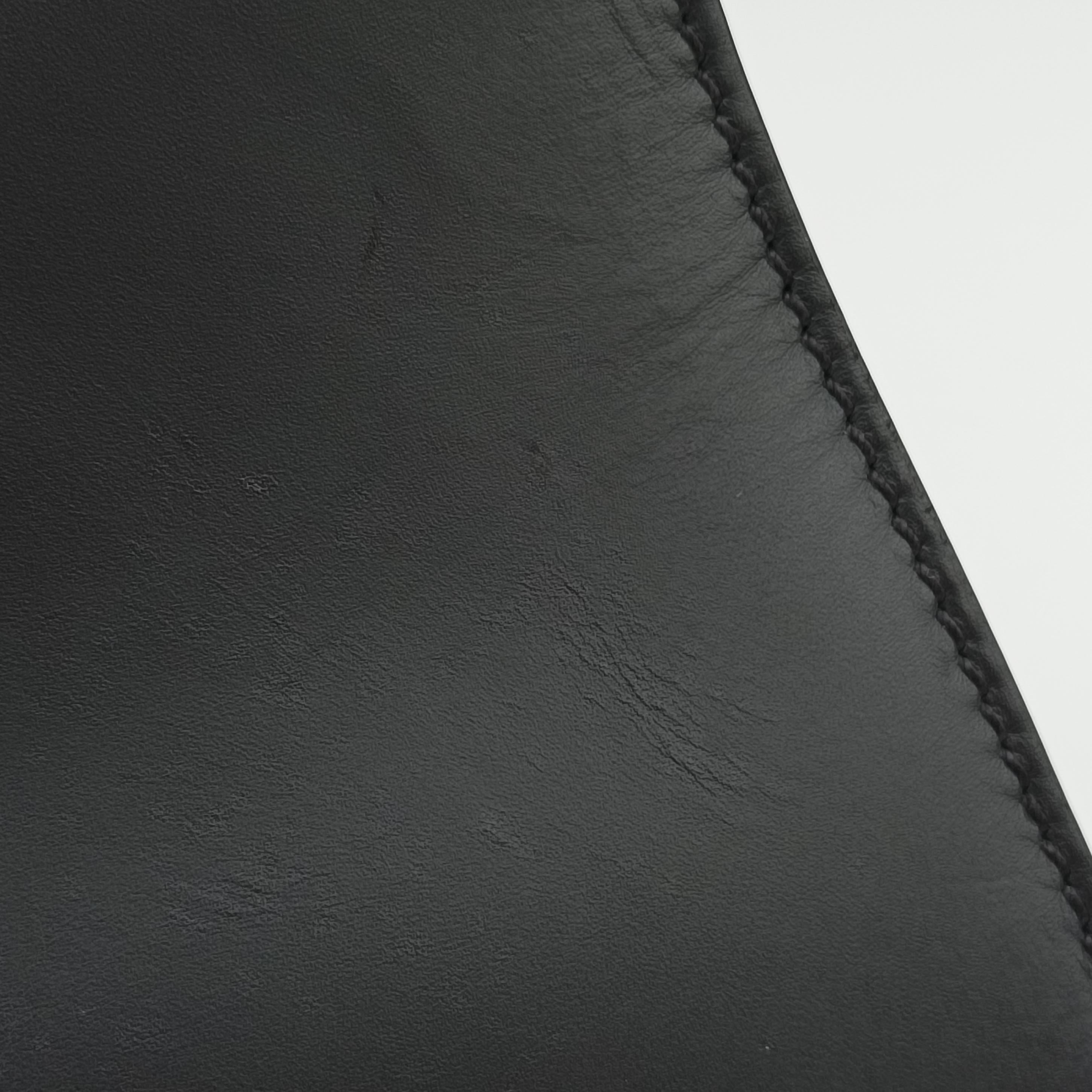 Pre-owned VERSACE medusa Black leather  handbag | stylenewstar