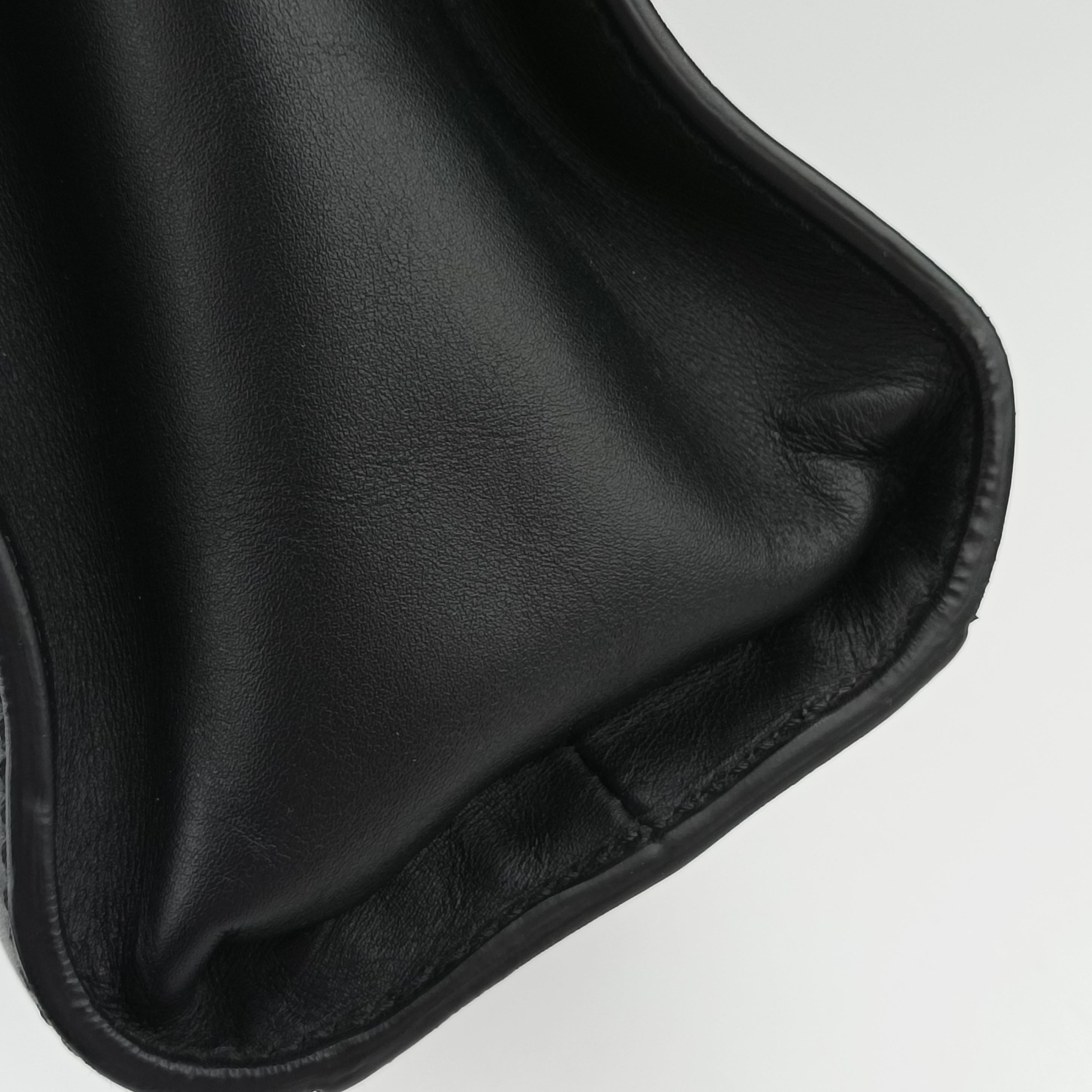 Pre-owned VERSACE medusa Black leather  handbag | stylenewstar