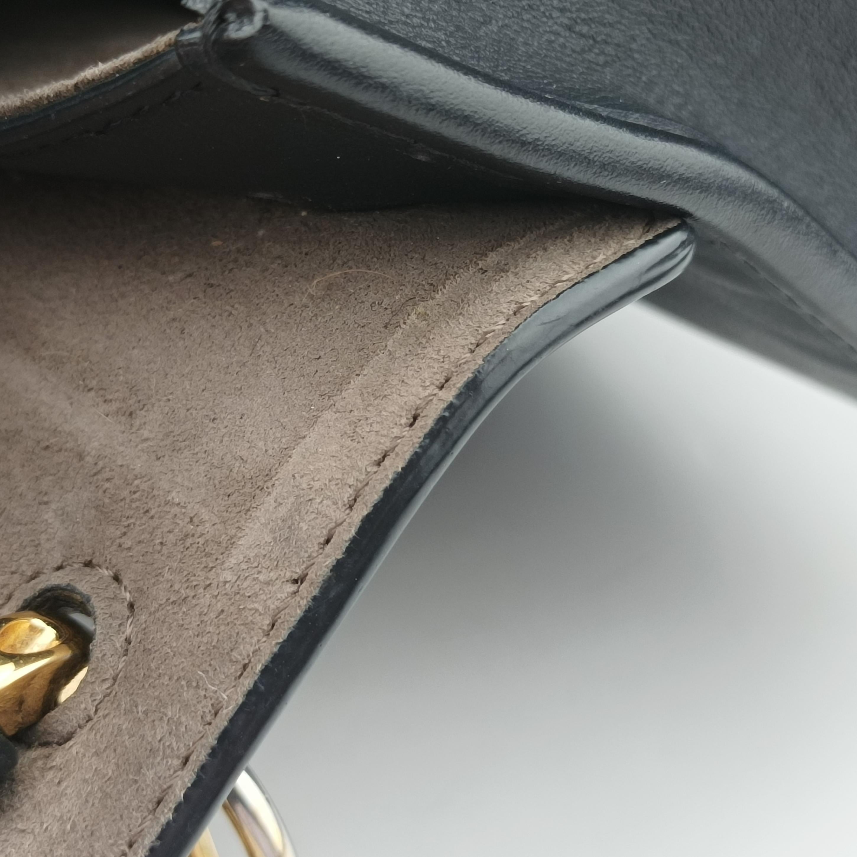 Pre-owned Fendi KAN I F Black Leather 8BT286 shoulderbag | stylenewstar