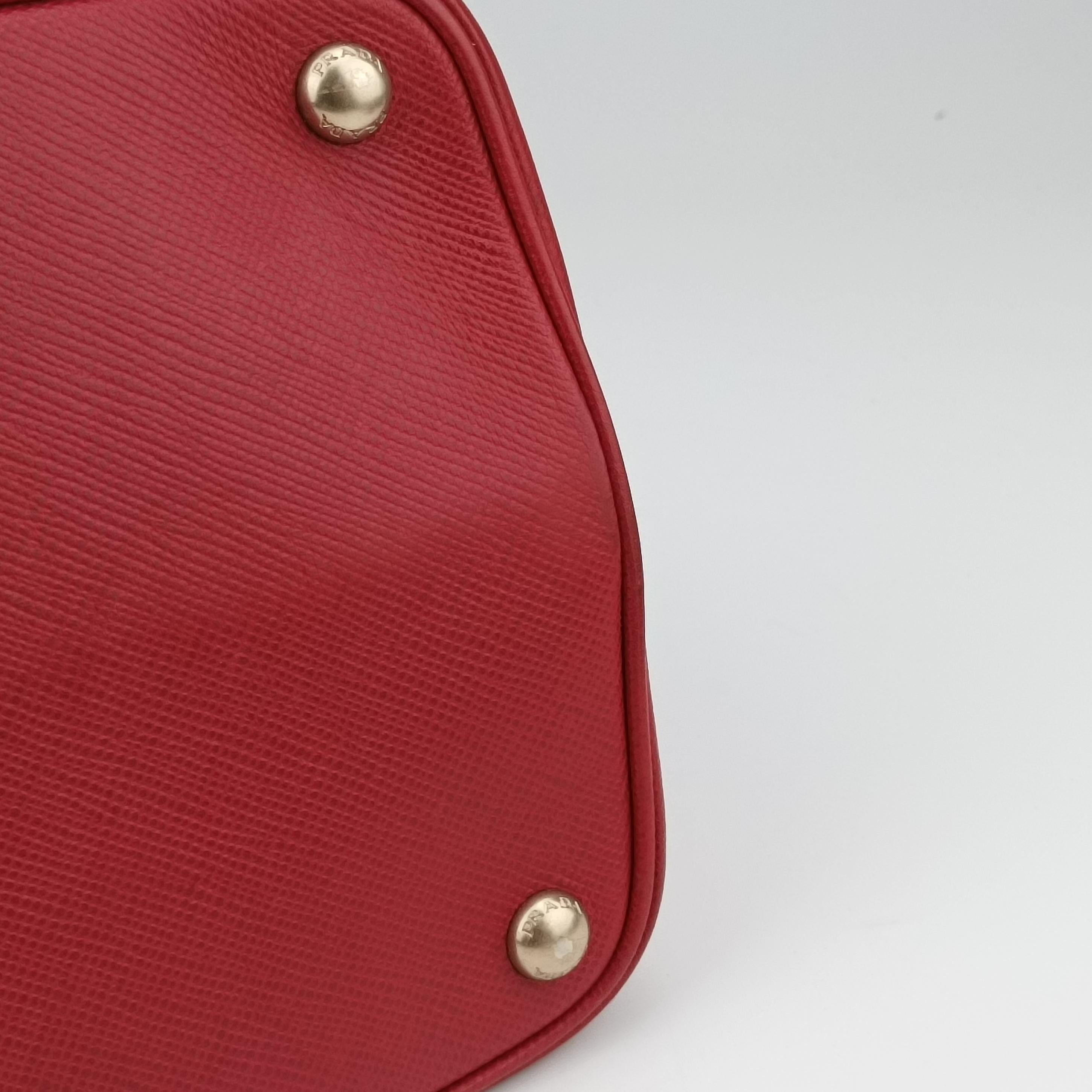 Vintage Prada Cuir  Open Promenade Satchel Red SAFFIANO　Leather BN2553 shoulderbag | stylenewstar