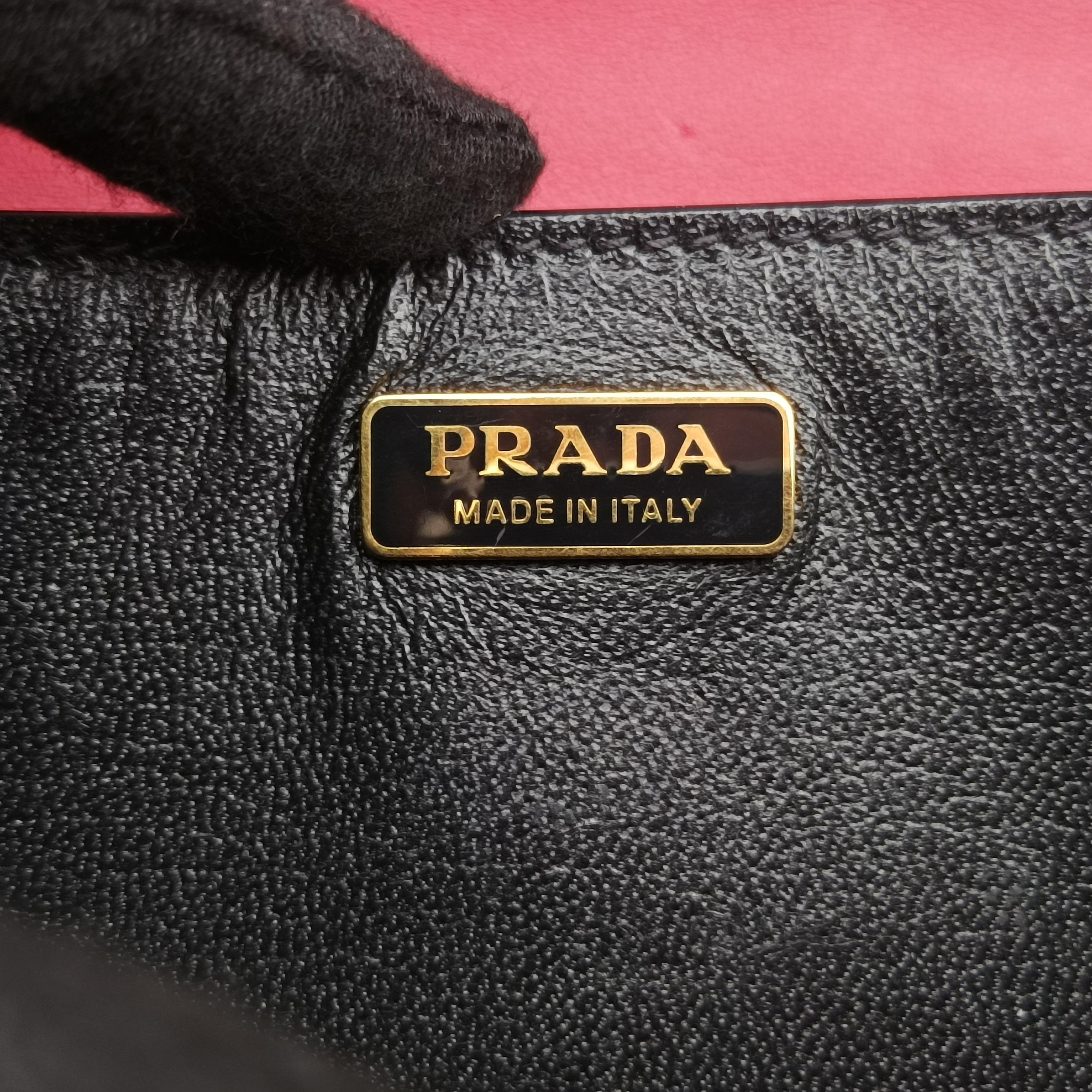 Pre-owned Prada Cahier Red x Black Leather 1BD045 shoulderbag | stylenewstar