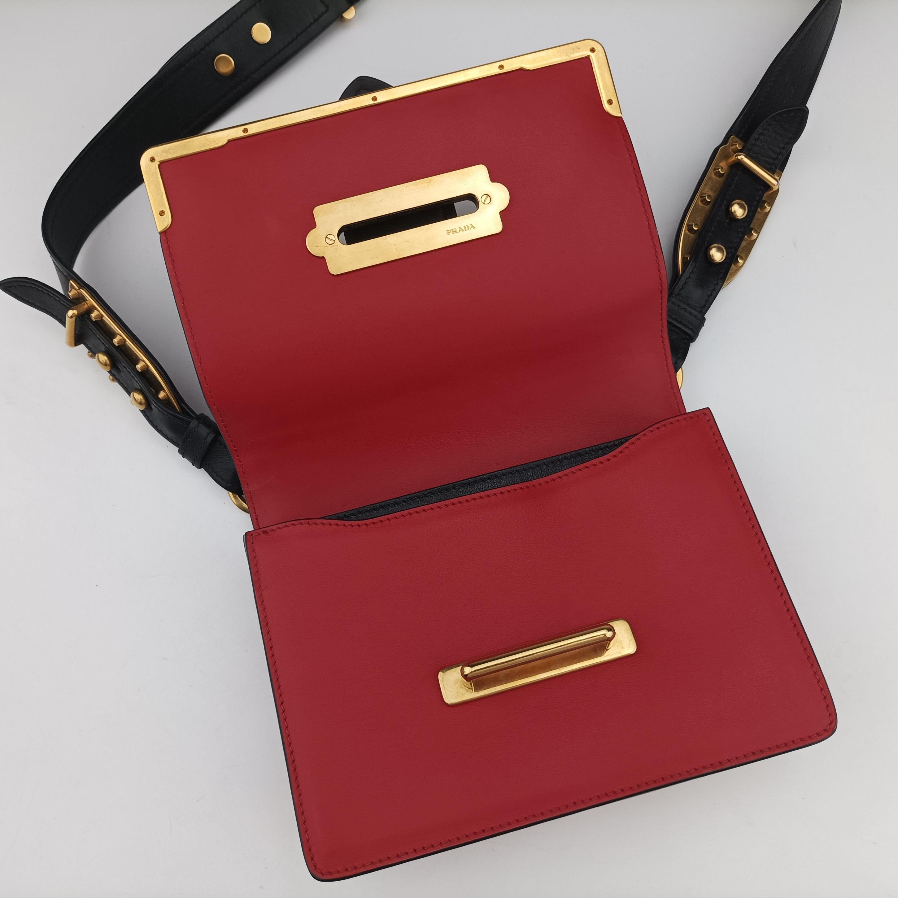 Pre-owned Prada Cahier Red x Black Leather 1BD045 shoulderbag | stylenewstar