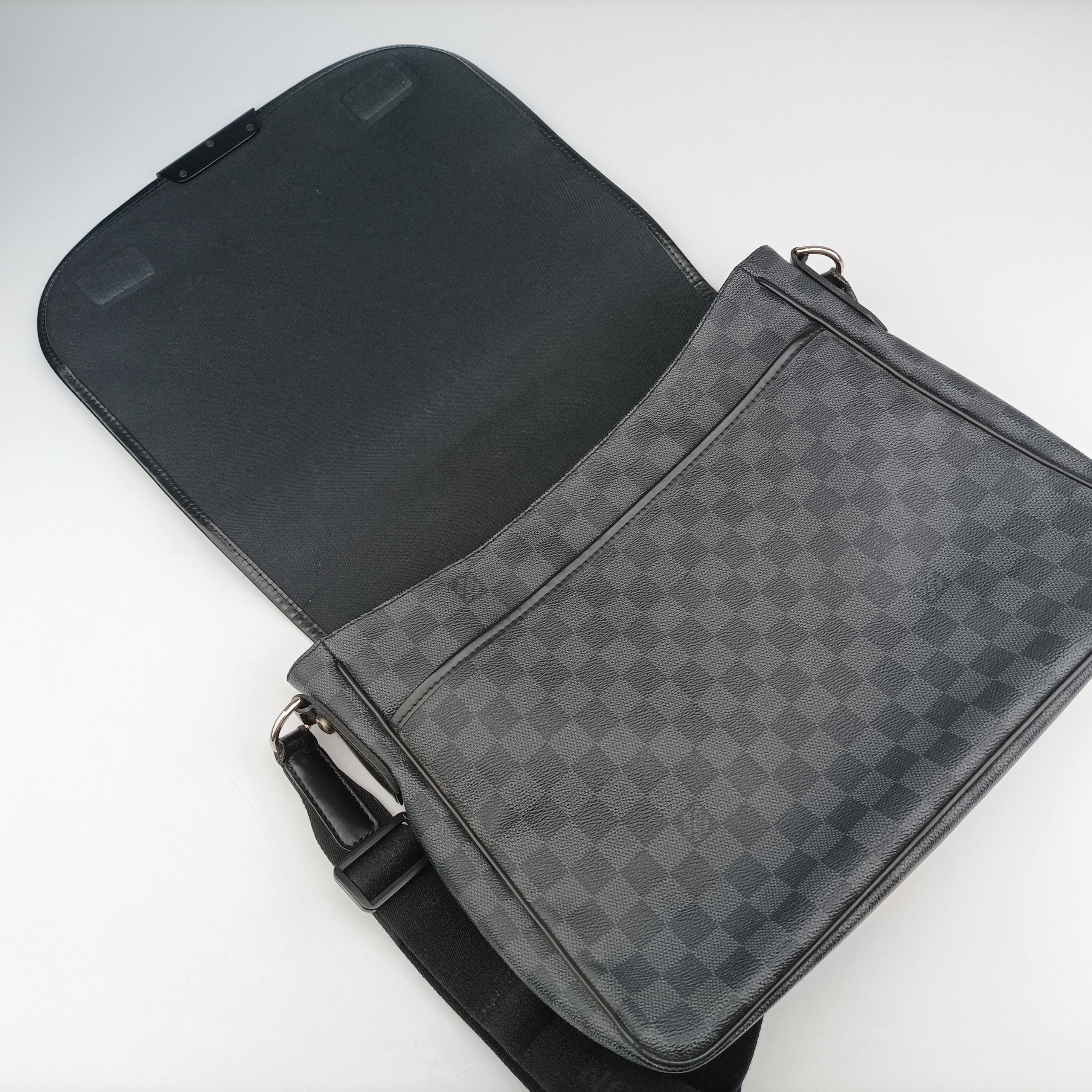 Vintage Louis Vuitton DANIEL MM Noir Damier GRAPHITE N58029 shoulderbag | stylenewstar