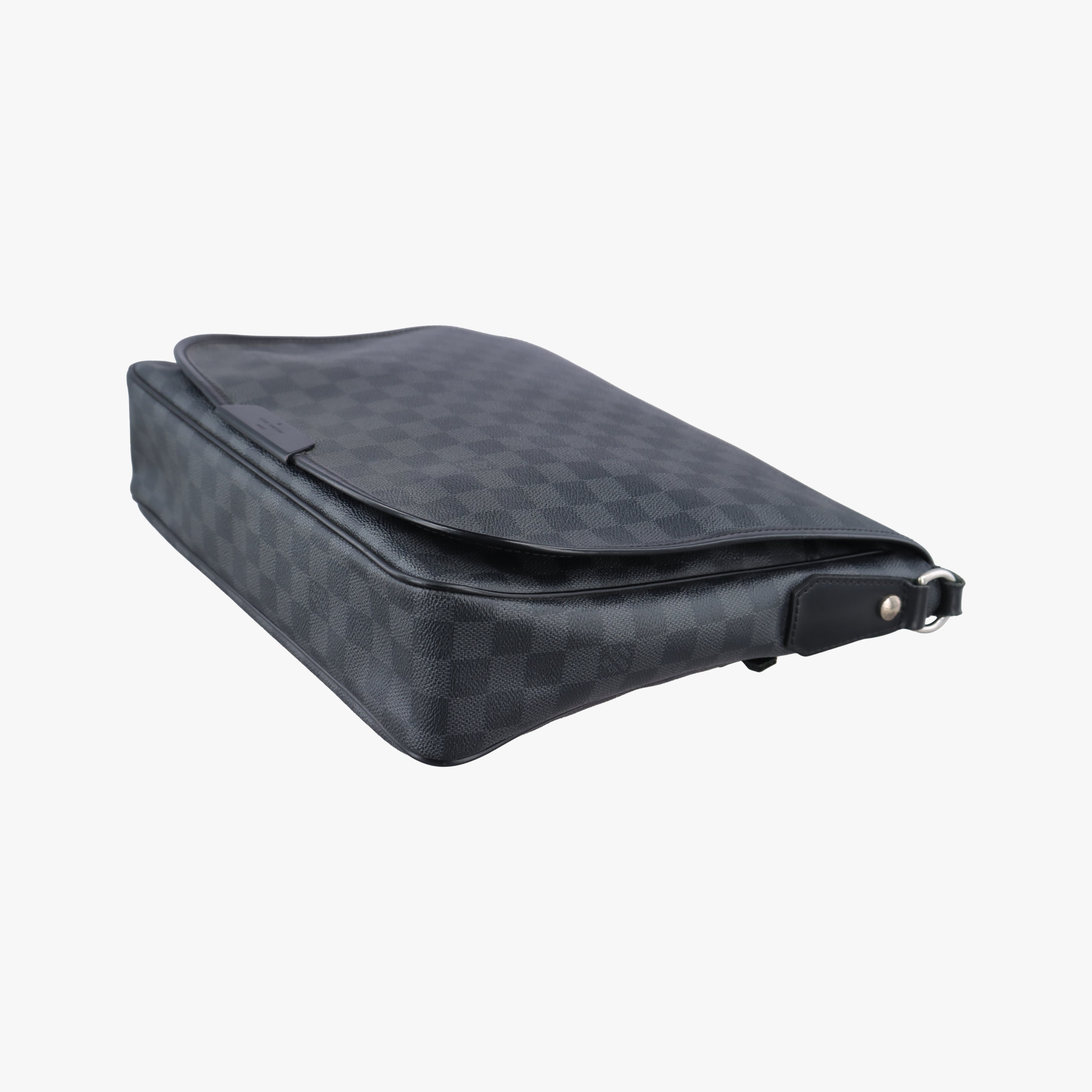 Vintage Louis Vuitton DANIEL MM Noir Damier GRAPHITE N58029 shoulderbag | stylenewstar