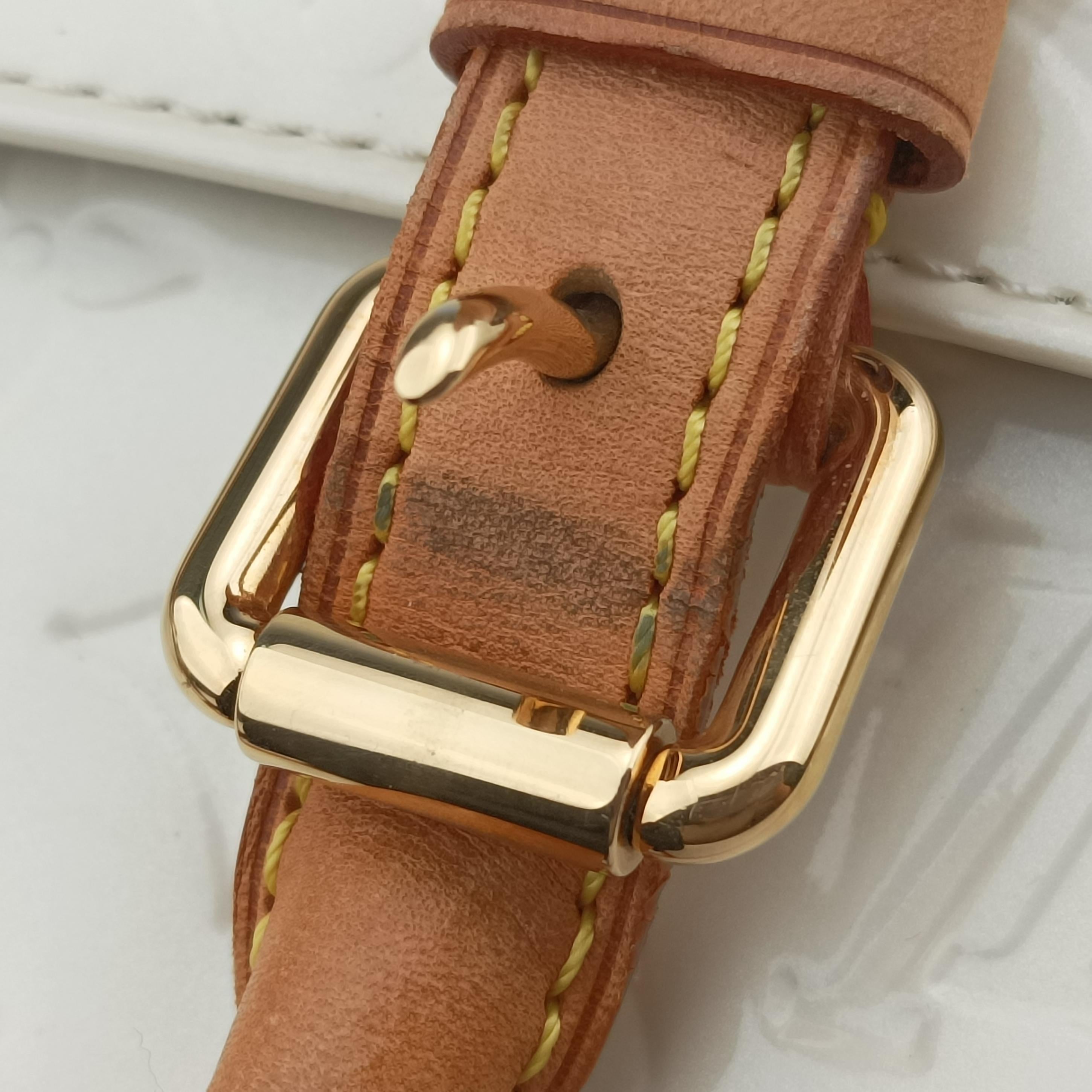 Pre-owned Louis Vuitton Summit Drive Perle Vernis M93514 handbag | stylenewstar