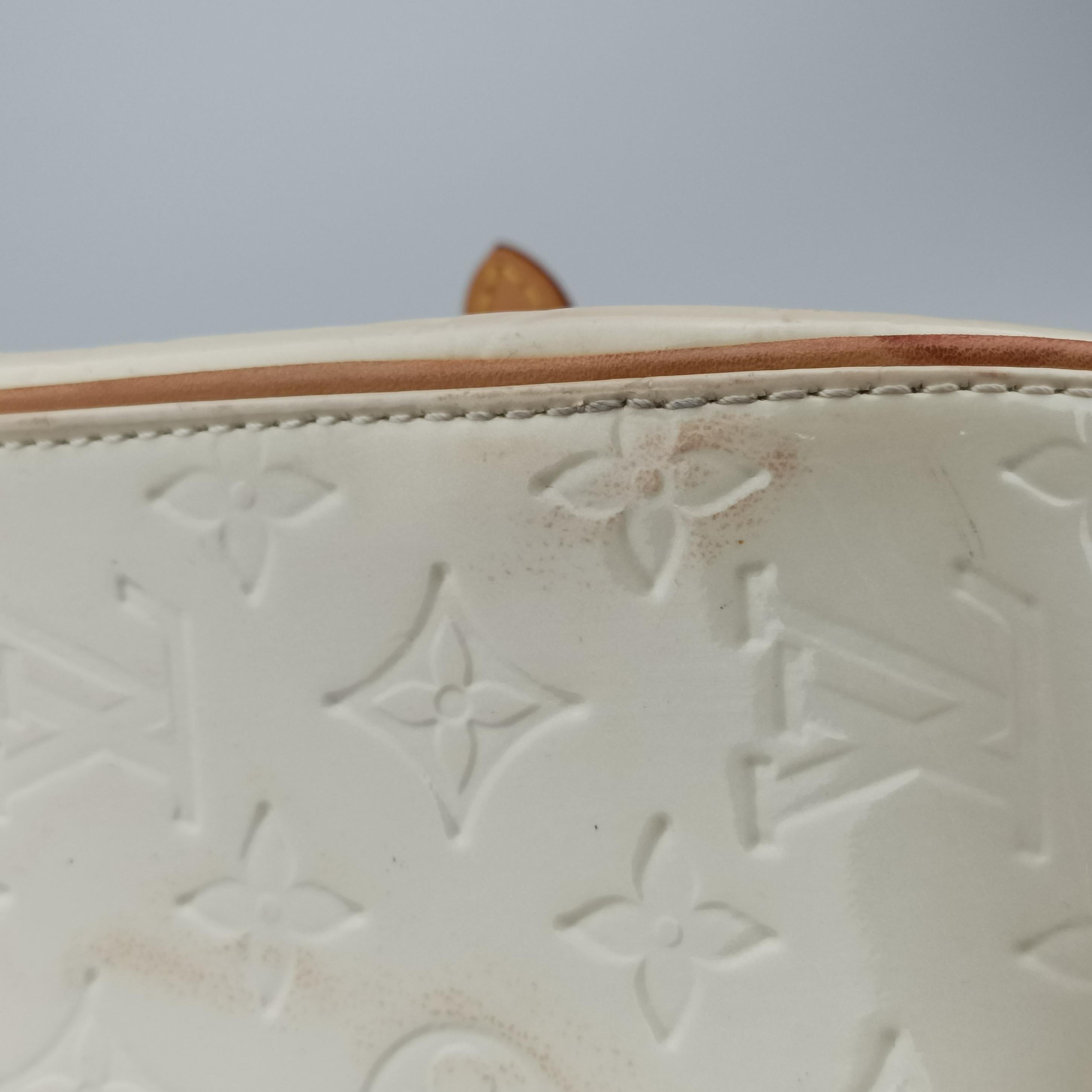 Pre-owned Louis Vuitton Summit Drive Perle Vernis M93514 handbag | stylenewstar