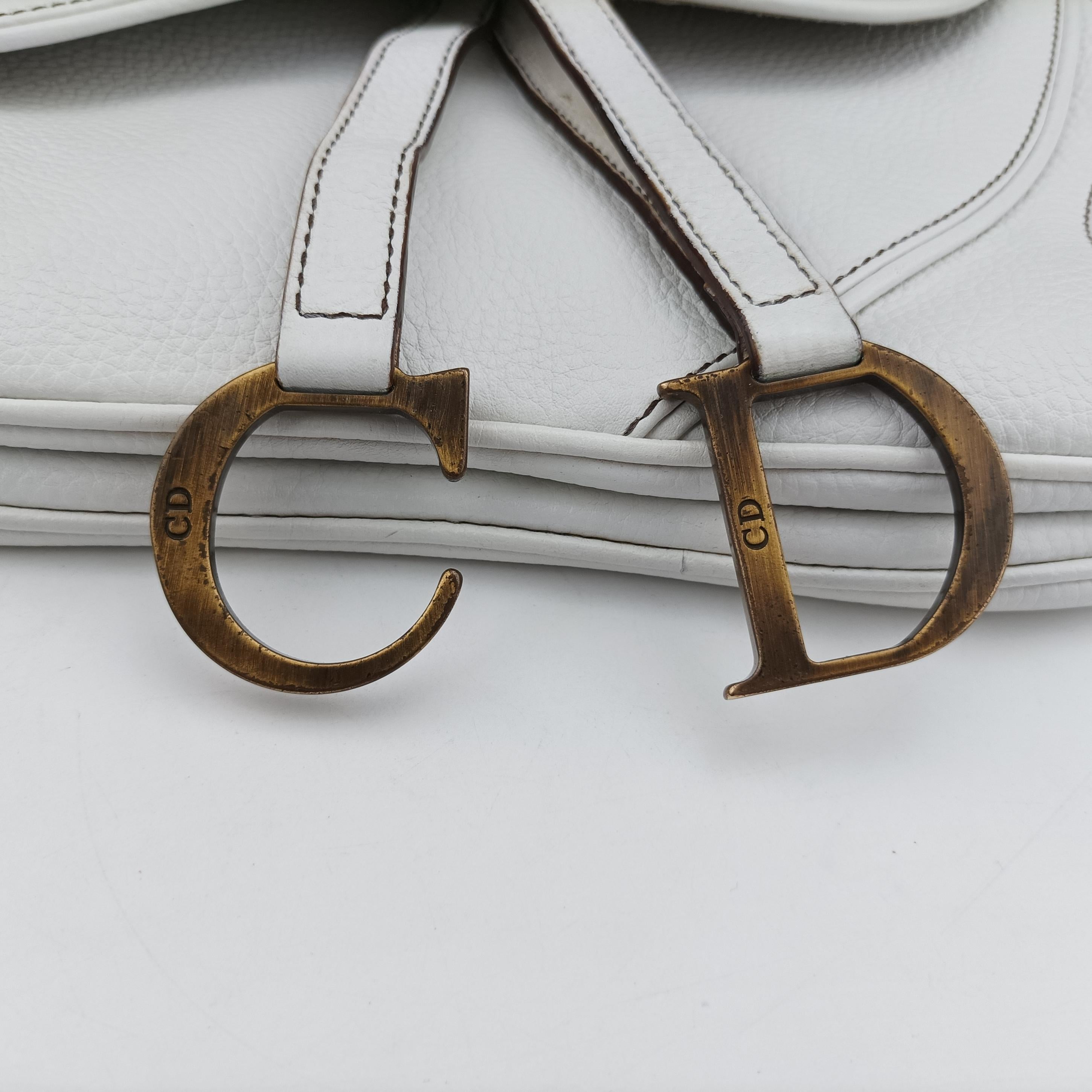 Pre-owned Christian Dior double saddle White Leather  handbag | stylenewstar