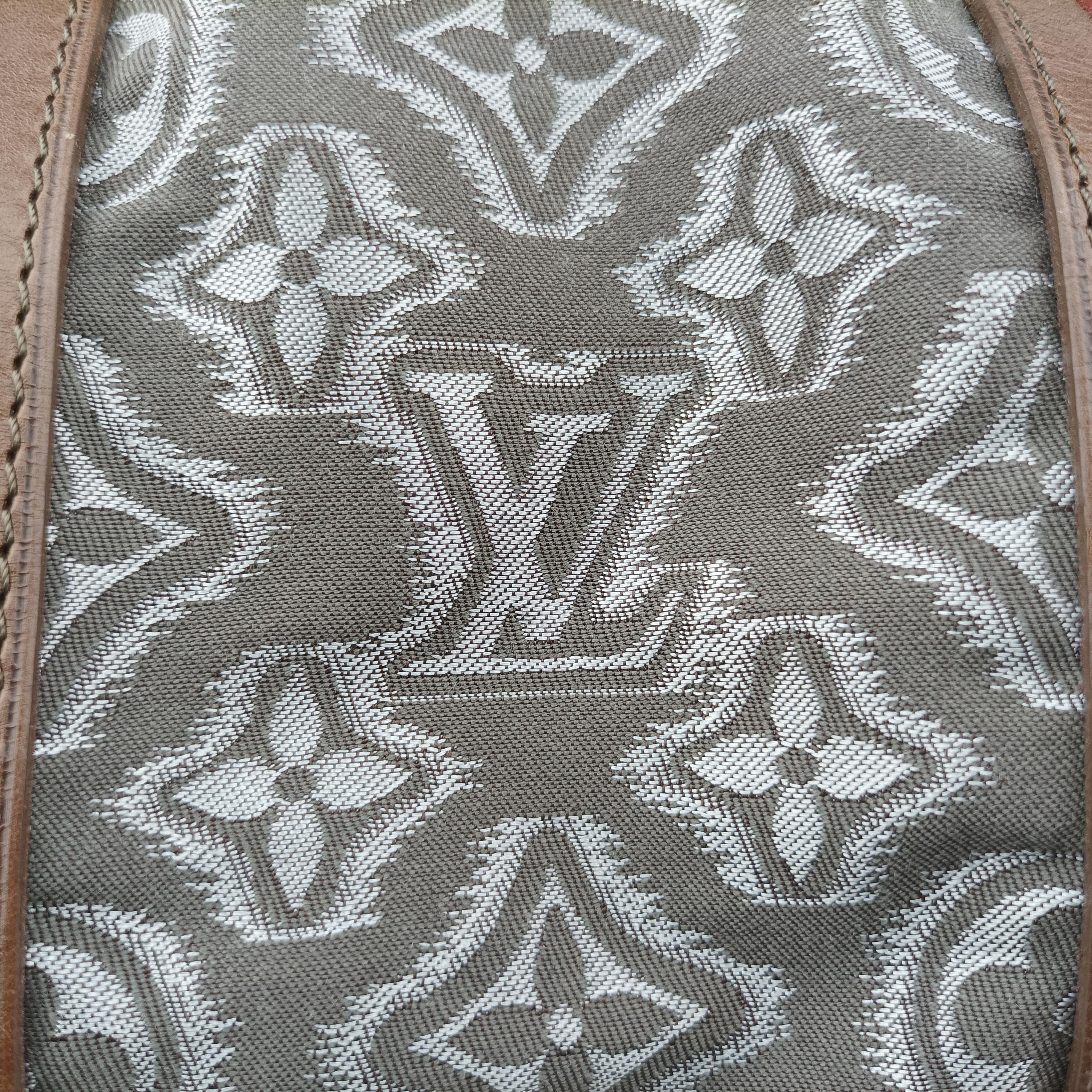 Vintage Louis Vuitton 2010 Pre-Fall Collection Aviator Brown × Gray Canvas x Leather M40385 shoulderbag | stylenewstar