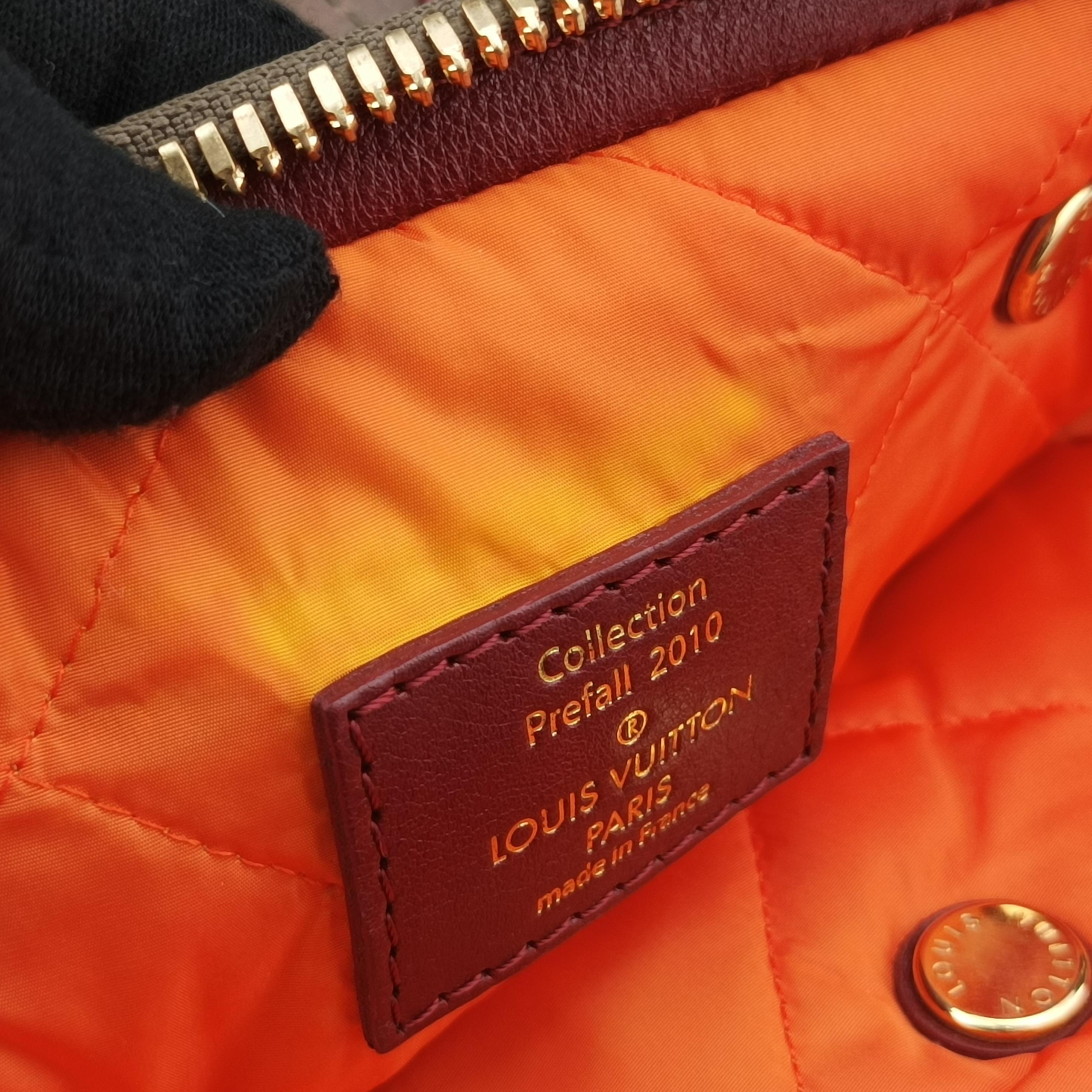 Vintage Louis Vuitton 2010 Pre-Fall Collection Aviator Brown × Gray Canvas x Leather M40385 shoulderbag | stylenewstar