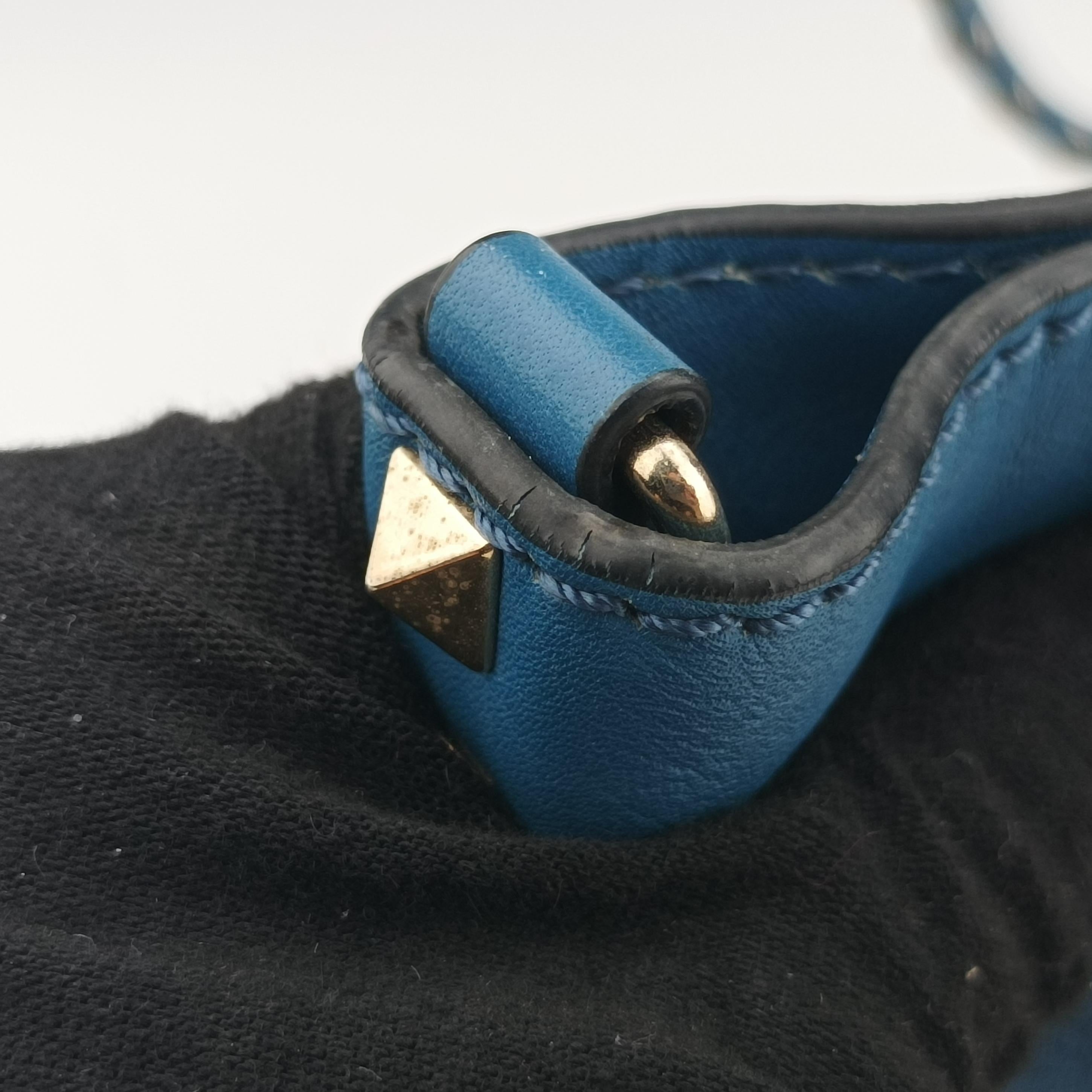 Pre-owned Valentino Rockstud Blue Leather  shoulderbag | stylenewstar