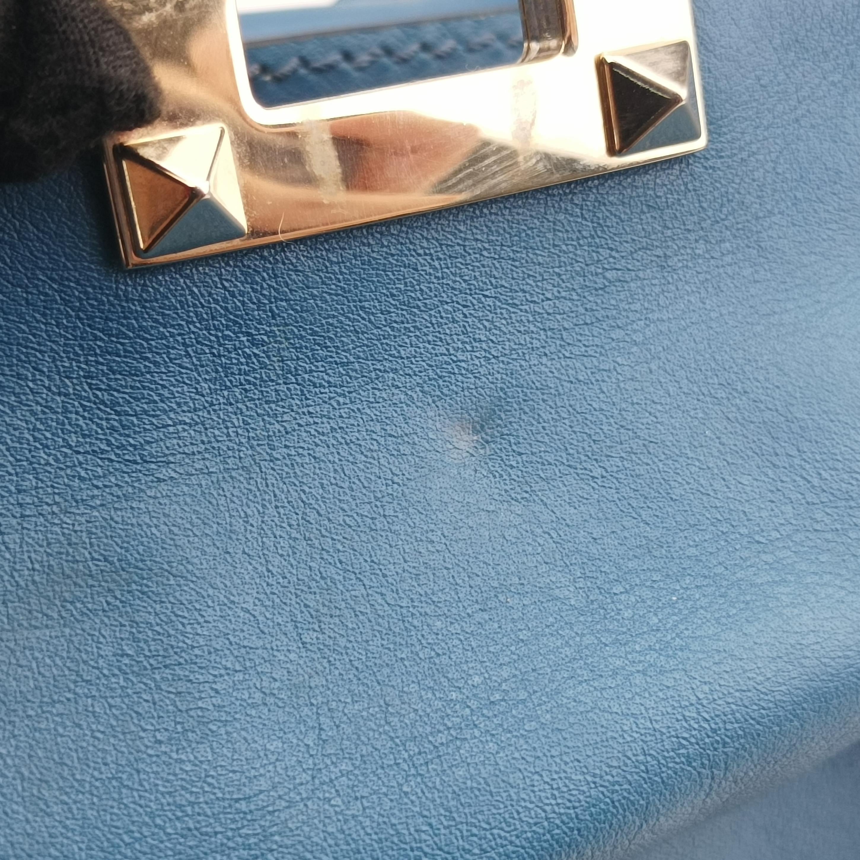 Pre-owned Valentino Rockstud Blue Leather  shoulderbag | stylenewstar