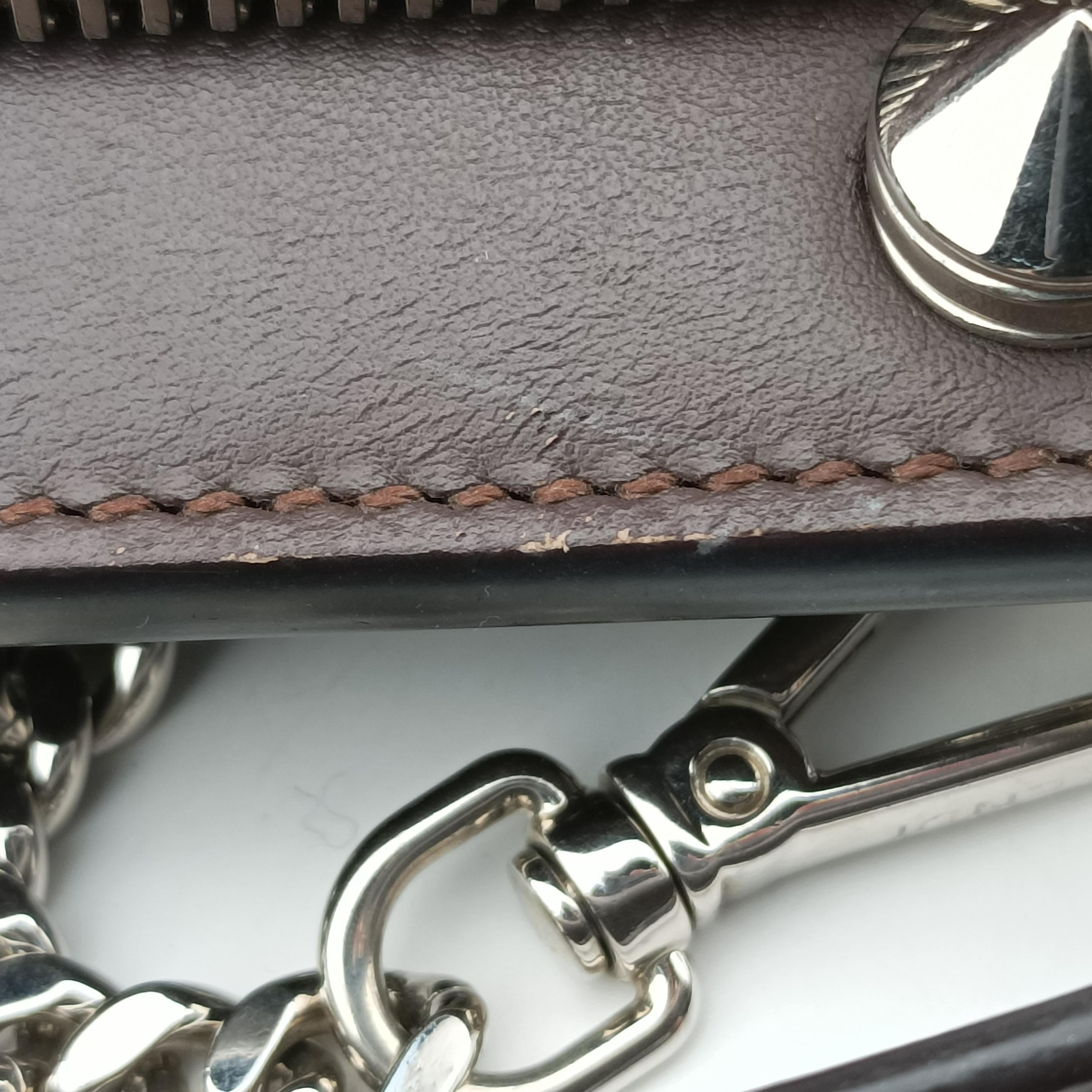 Pre-owned Fendi Dotcom Click Small Brown Leather 8BN299 shoulderbag | stylenewstar