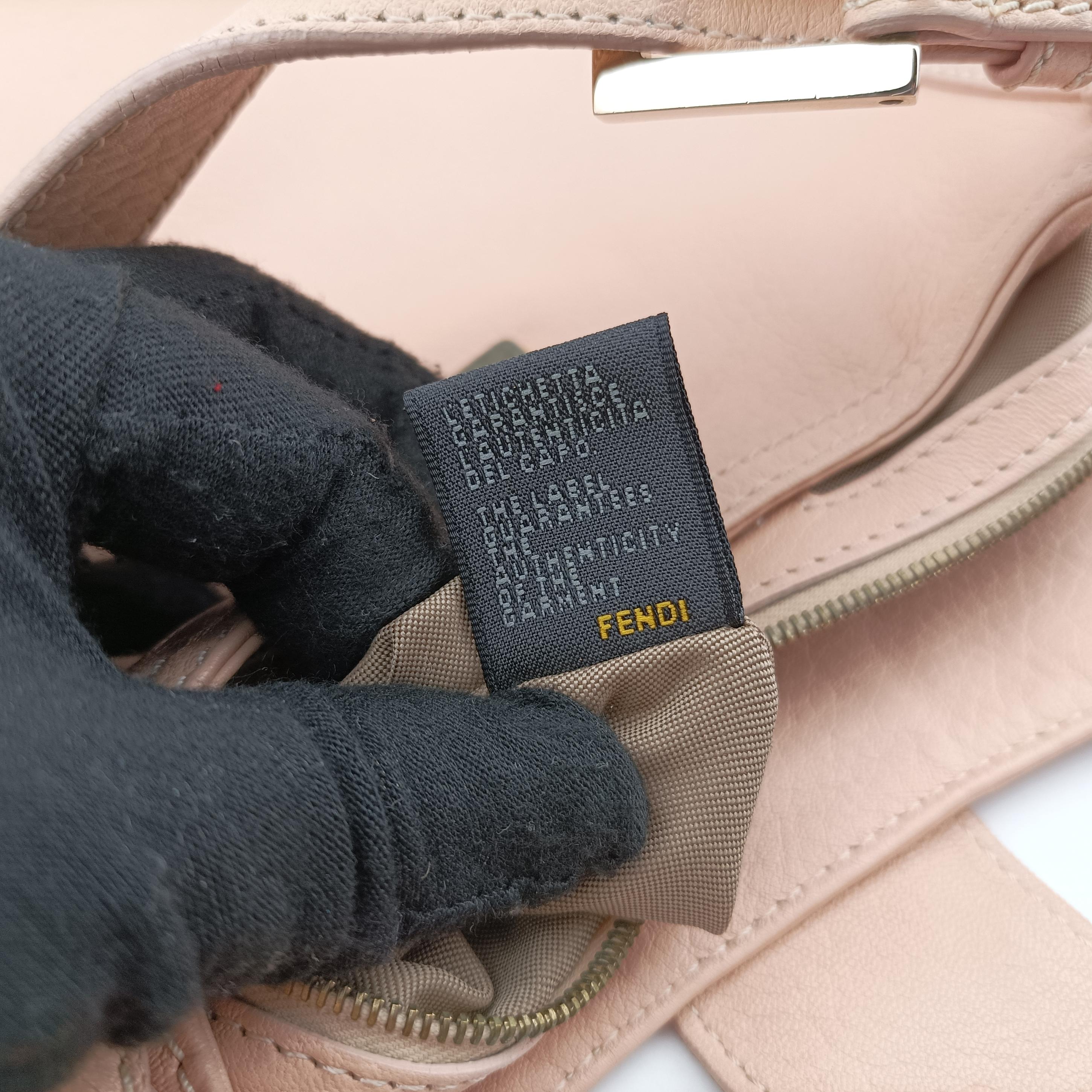 Pre-owned Fendi Mamma Baguette Pink Leather 8BR463 clutchbag | stylenewstar