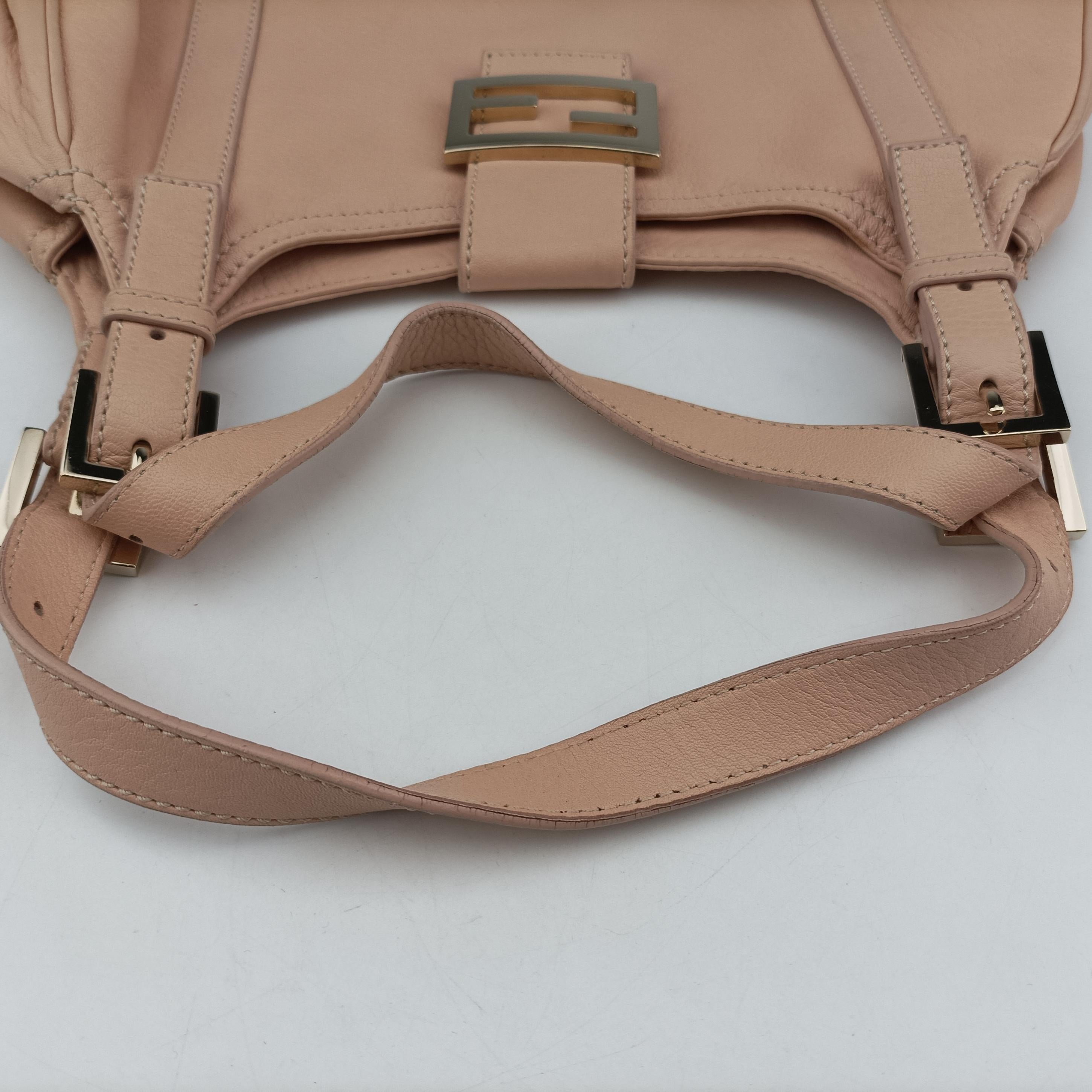 Pre-owned Fendi Mamma Baguette Pink Leather 8BR463 clutchbag | stylenewstar