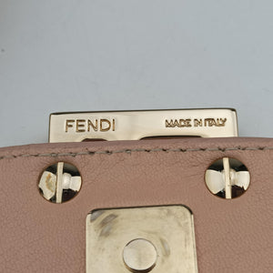 Pre-owned Fendi Mamma Baguette Pink Leather 8BR463 clutchbag | stylenewstar