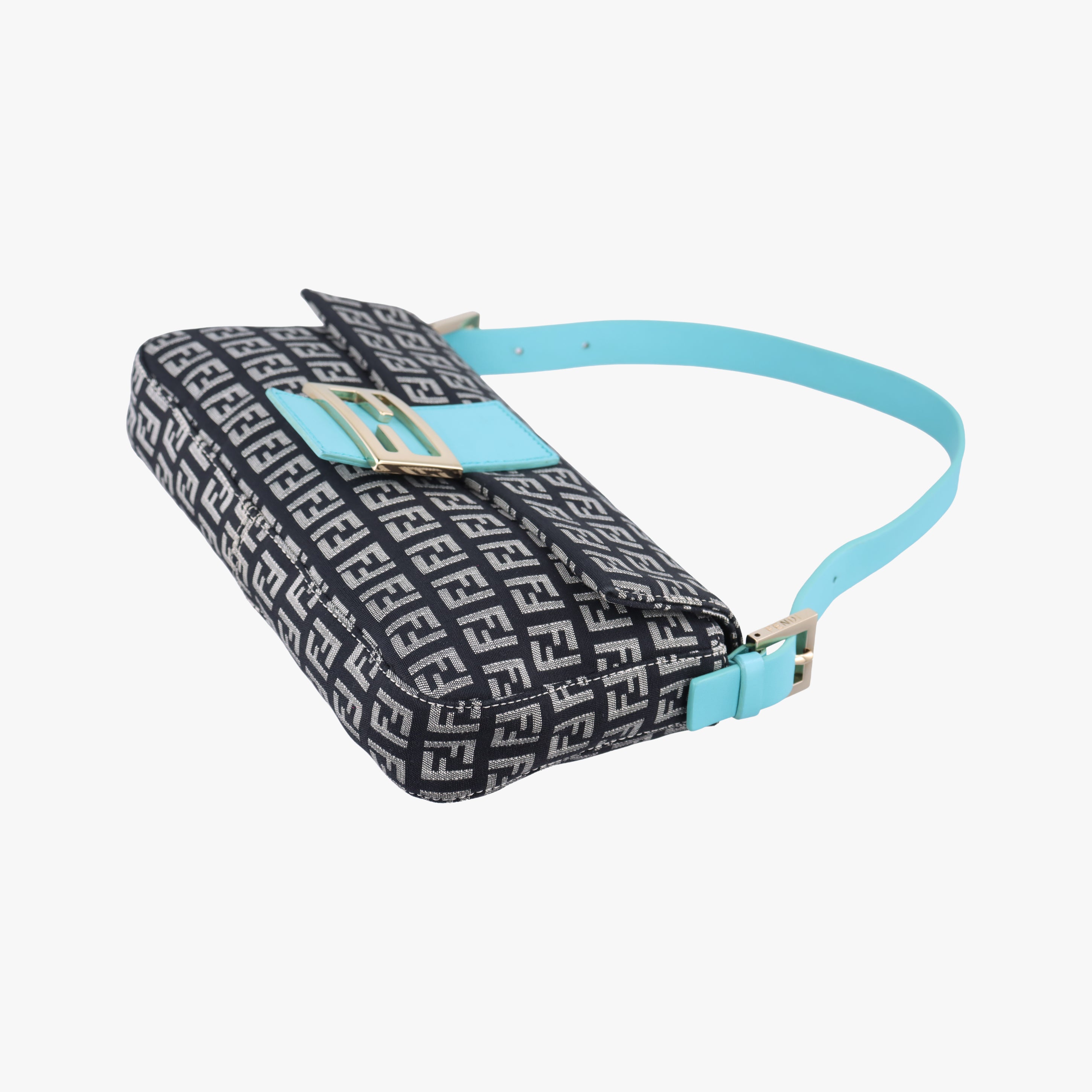 Pre-owned Fendi Mamma Baguette Beige×blue canvas×Leather 23908B shoulderbag | stylenewstar