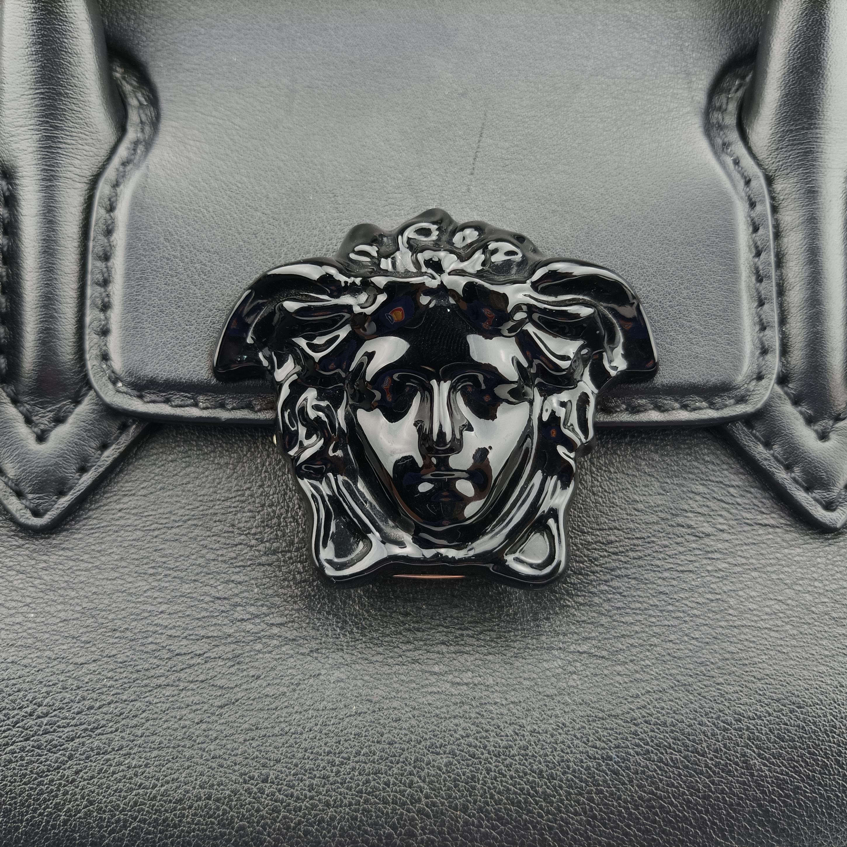 Pre-owned VERSACE Palazzo Empire Black Leather  shoulderbag | stylenewstar