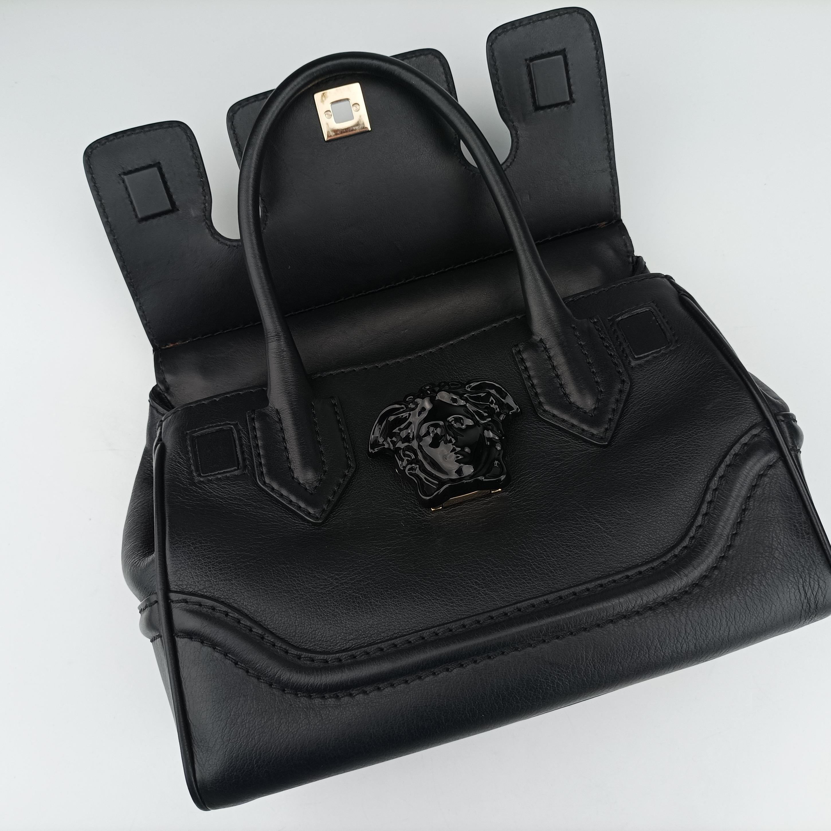 Pre-owned VERSACE Palazzo Empire Black Leather  shoulderbag | stylenewstar