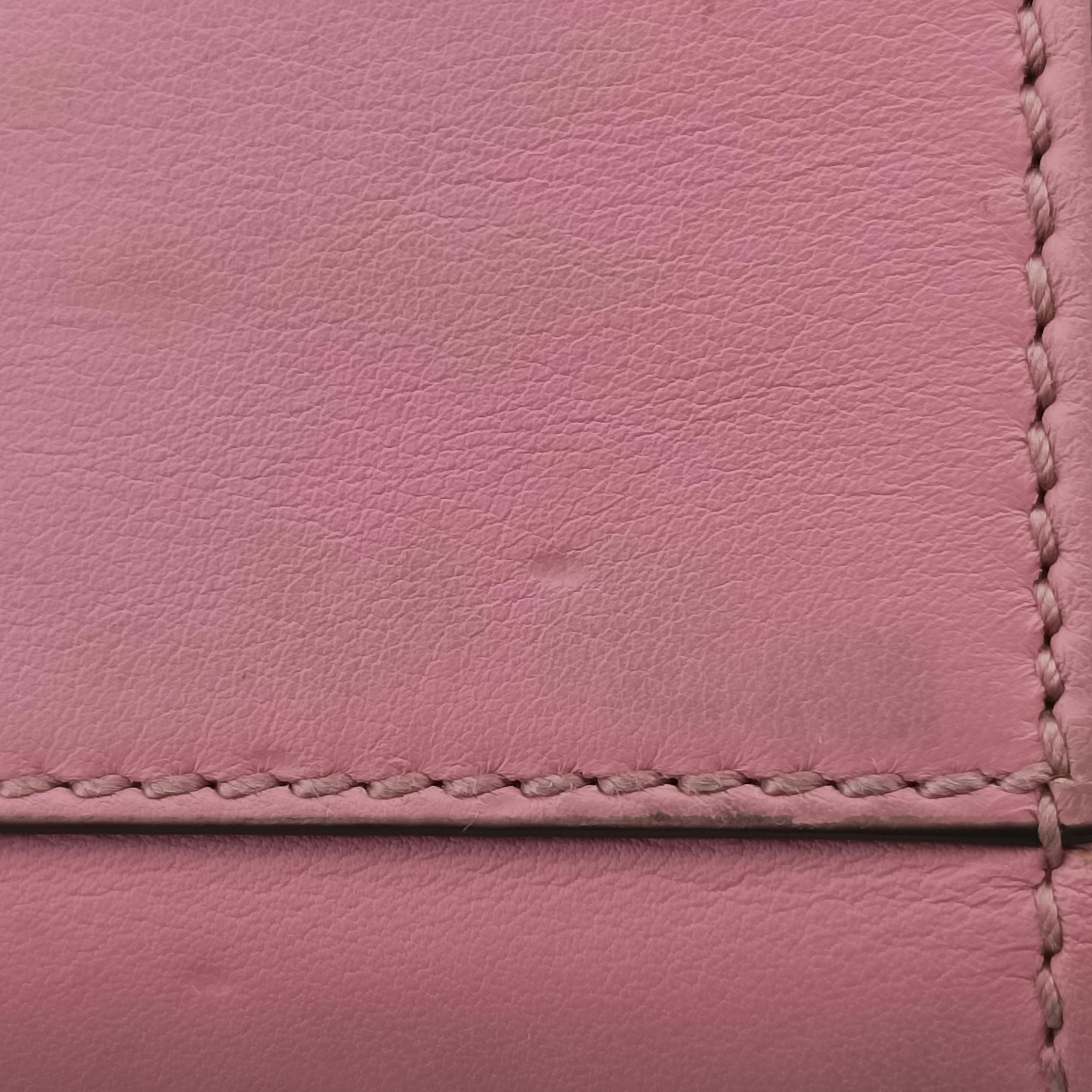 Vintage Gucci Padlock Pink Leather 432182 shoulderbag | stylenewstar