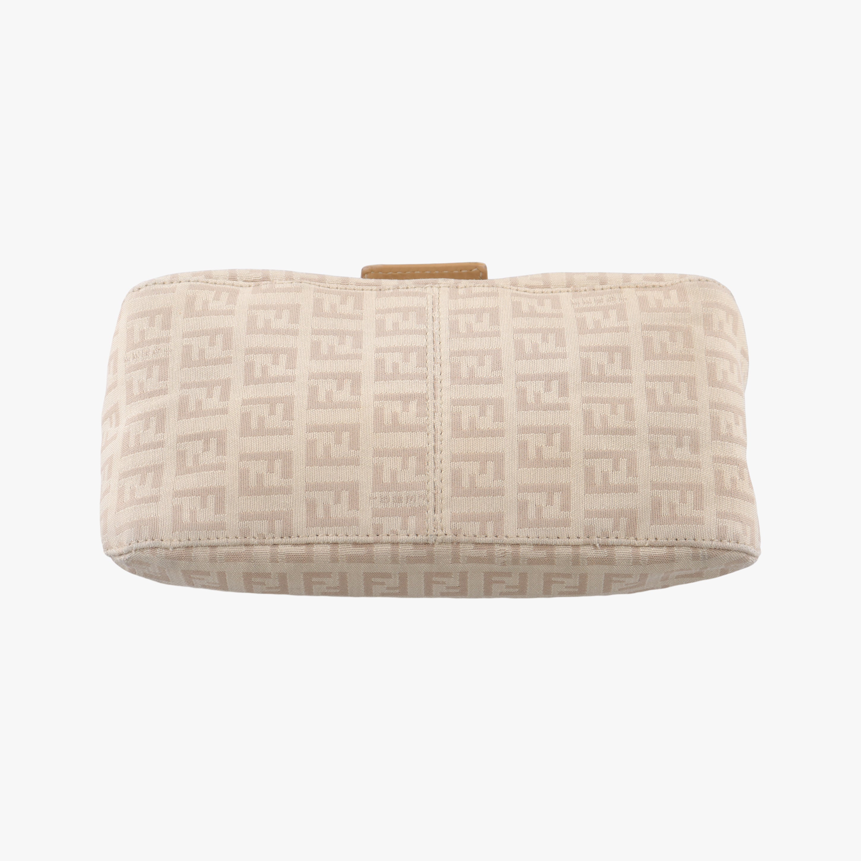 Pre-owned Fendi Baguette Beige Jacquard 8BR180 shoulderbag | stylenewstar