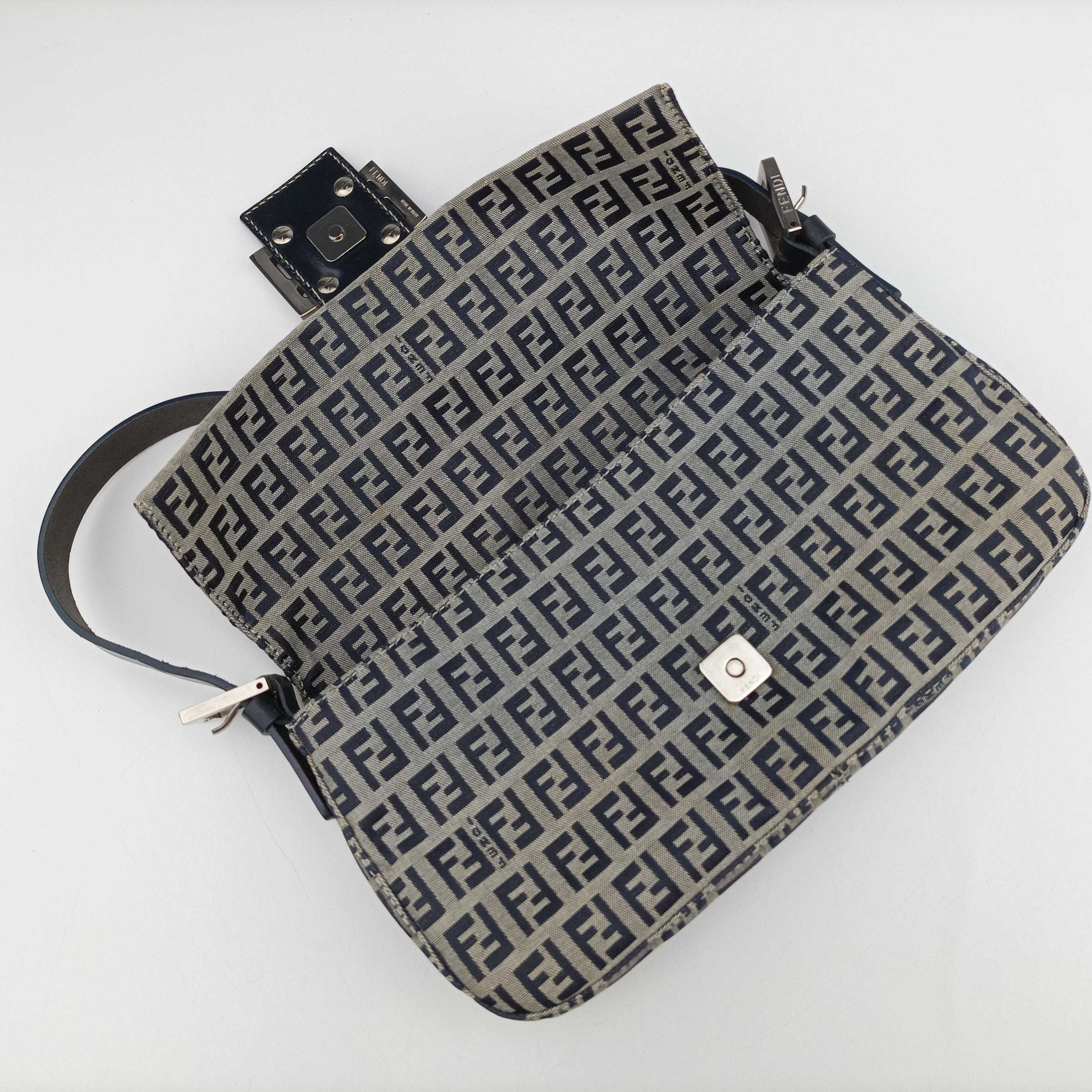 Secondhand Fendi Baguette Navy Jacquard 26424 shoulderbag | stylenewstar