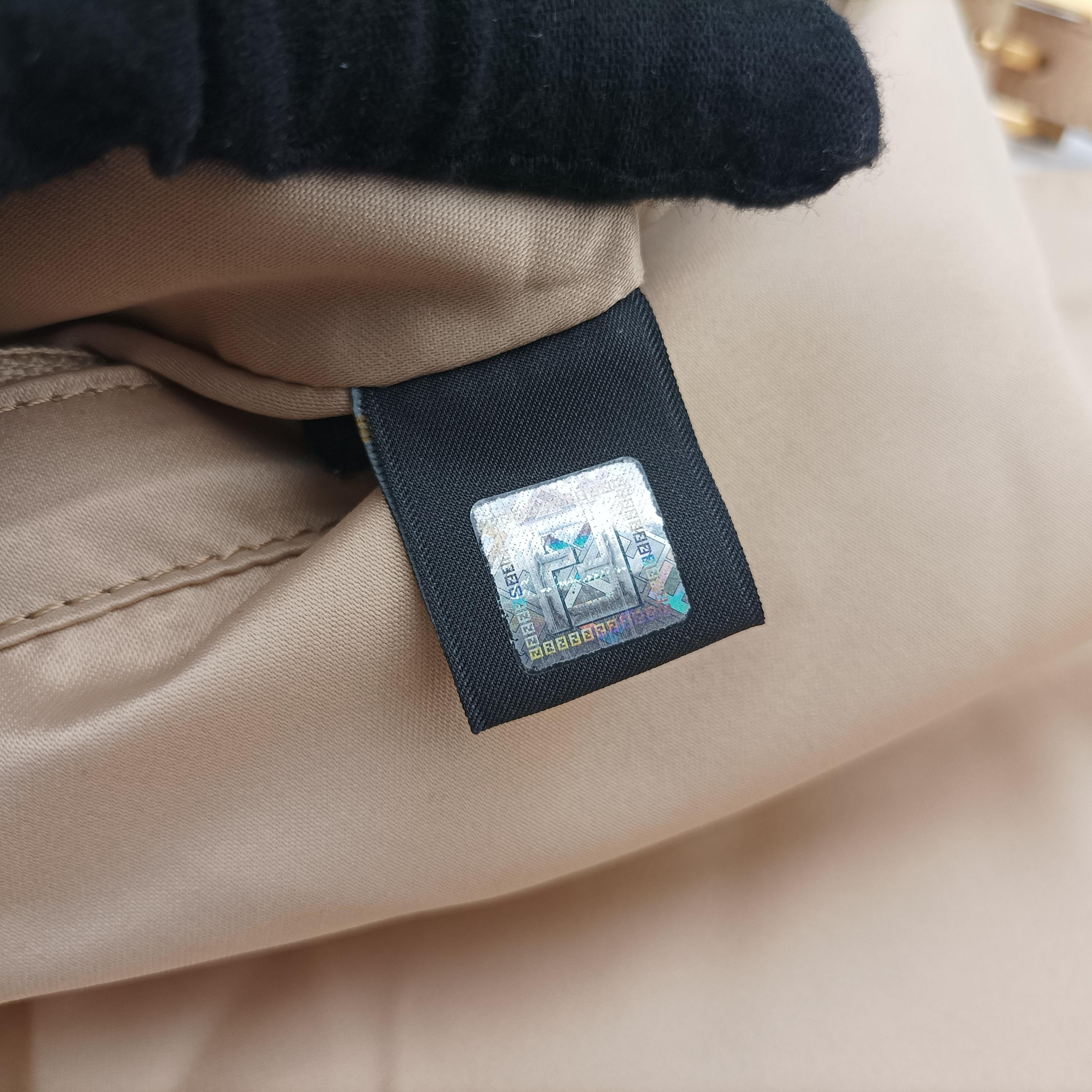 Pre-owned Fendi Big Mamma Forever Flap Beige Leather 8BR638 shoulderbag | stylenewstar