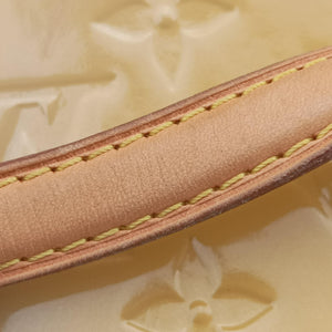 Pre-owned Louis Vuitton Bréa MM Dunne Vernis M90180 shoulderbag | stylenewstar