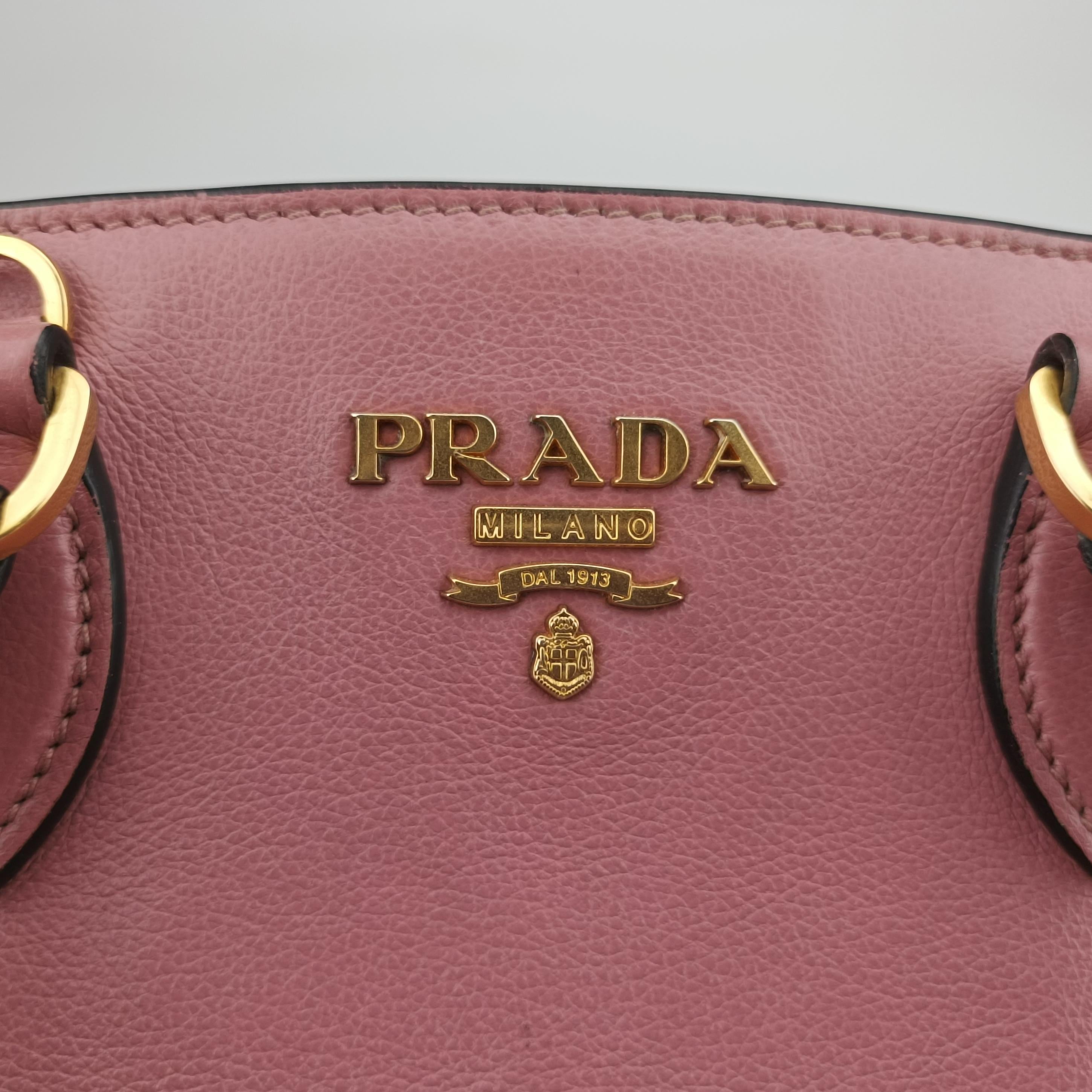 Pre-owned Prada Embossed LOGO Pink SAFFIANO Leather 1BA164 shoulderbag | stylenewstar