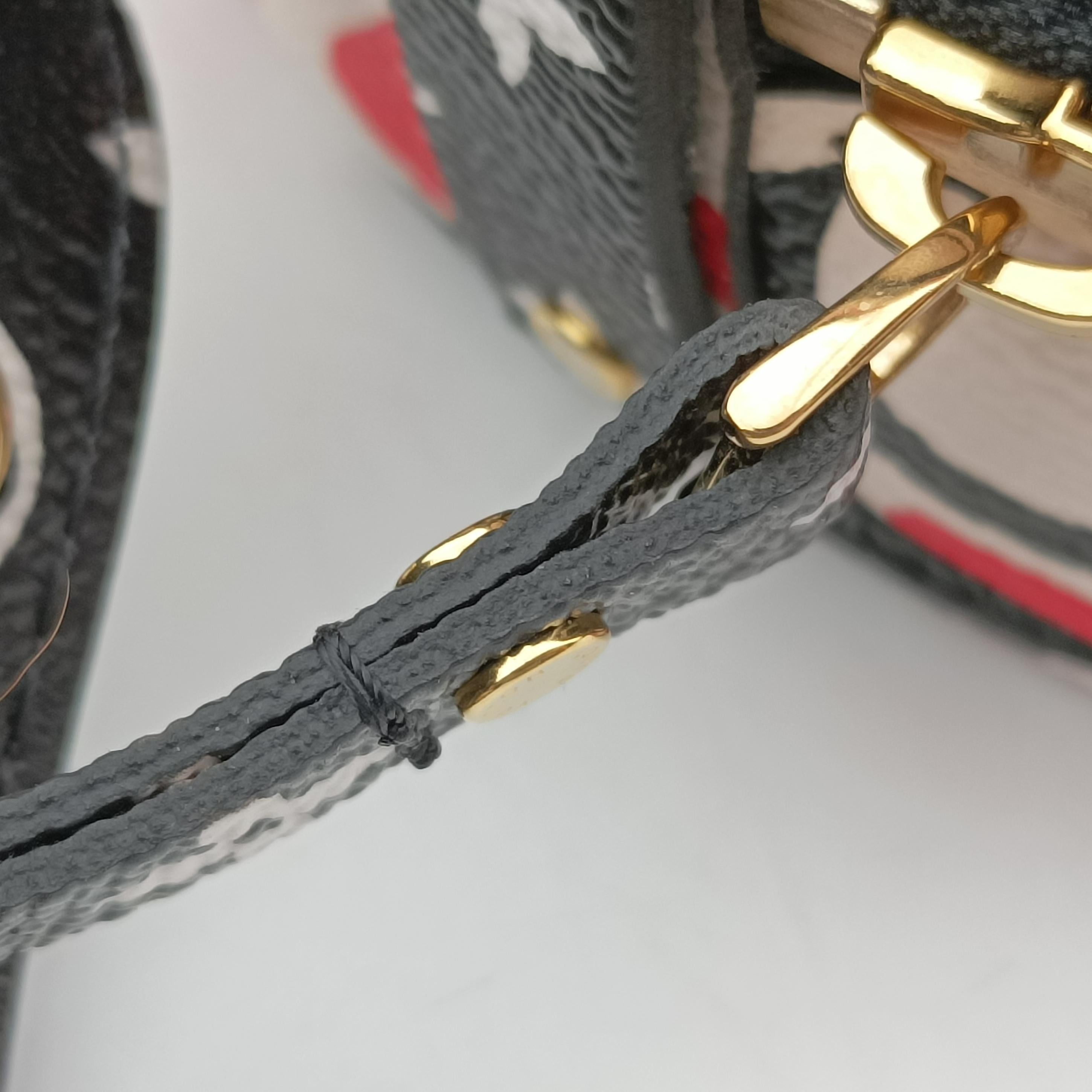 Pre-owned Louis Vuitton LV Crafty Boite Chapeau Soupour CREME ROUGE Monogram Giant M45366 shoulderbag | stylenewstar