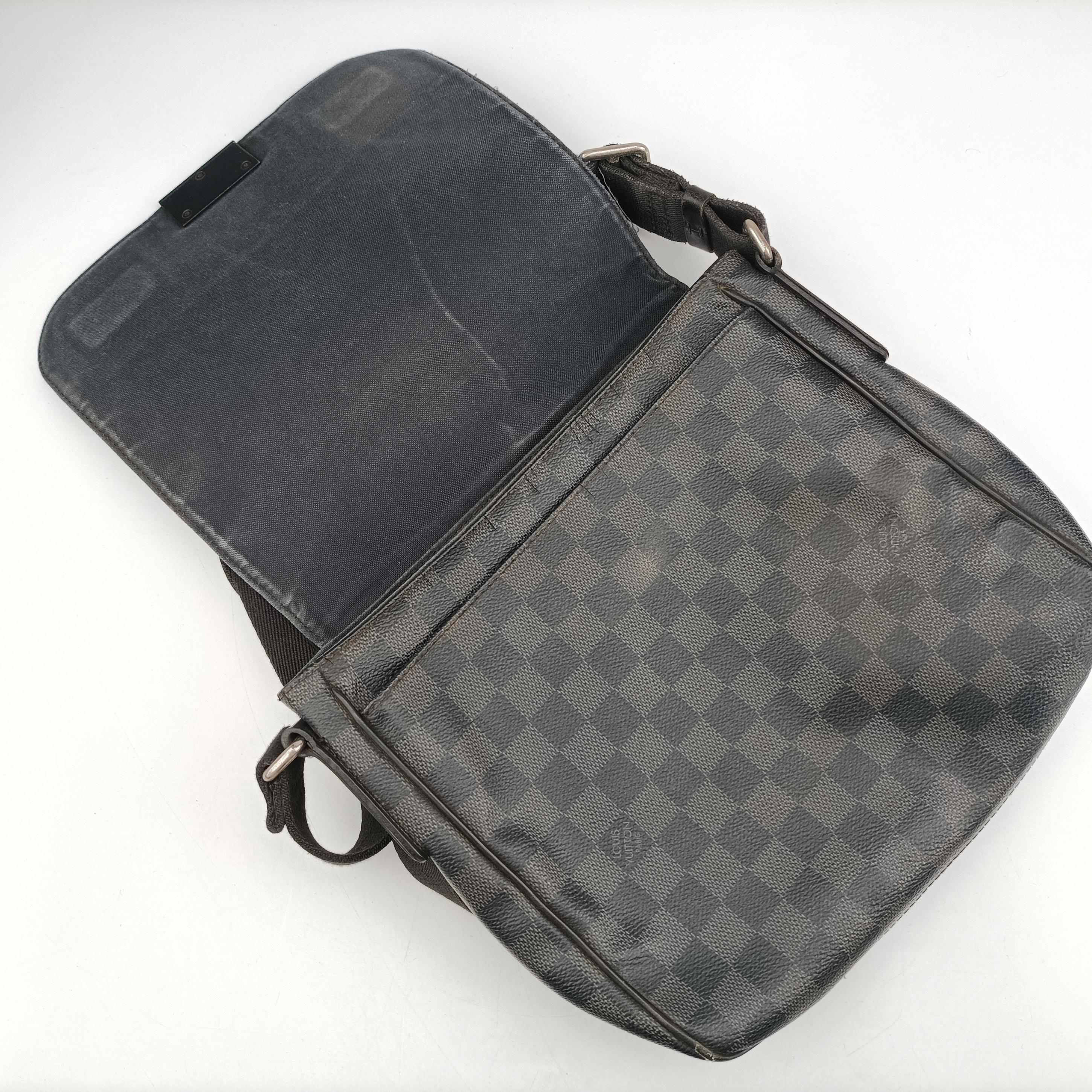 Pre-owned Louis Vuitton DANIEL MM Noir Damier GRAPHITE N41260 shoulderbag | stylenewstar