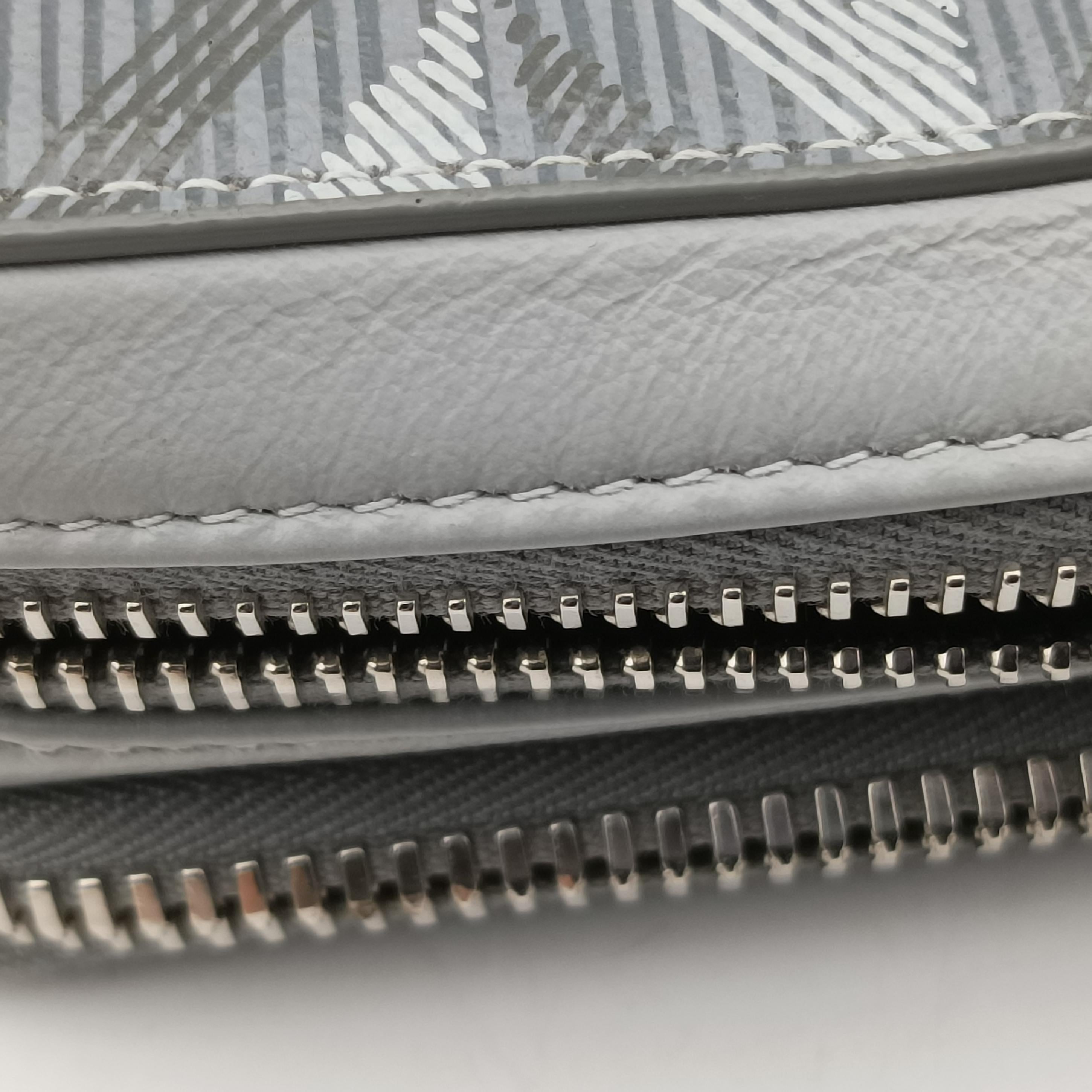 Secondhand Christian Dior messenger pouch Gray×Multicolour Leather  shoulderbag | stylenewstar