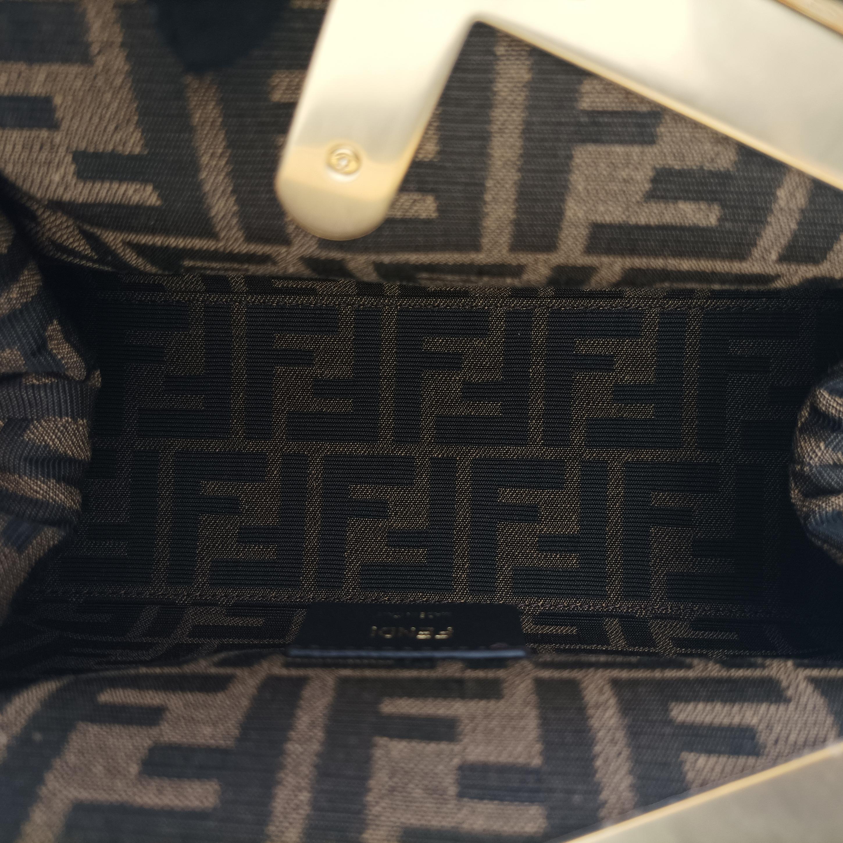 Pre-owned Fendi First small Brown Leather 8BP129 shoulderbag | stylenewstar